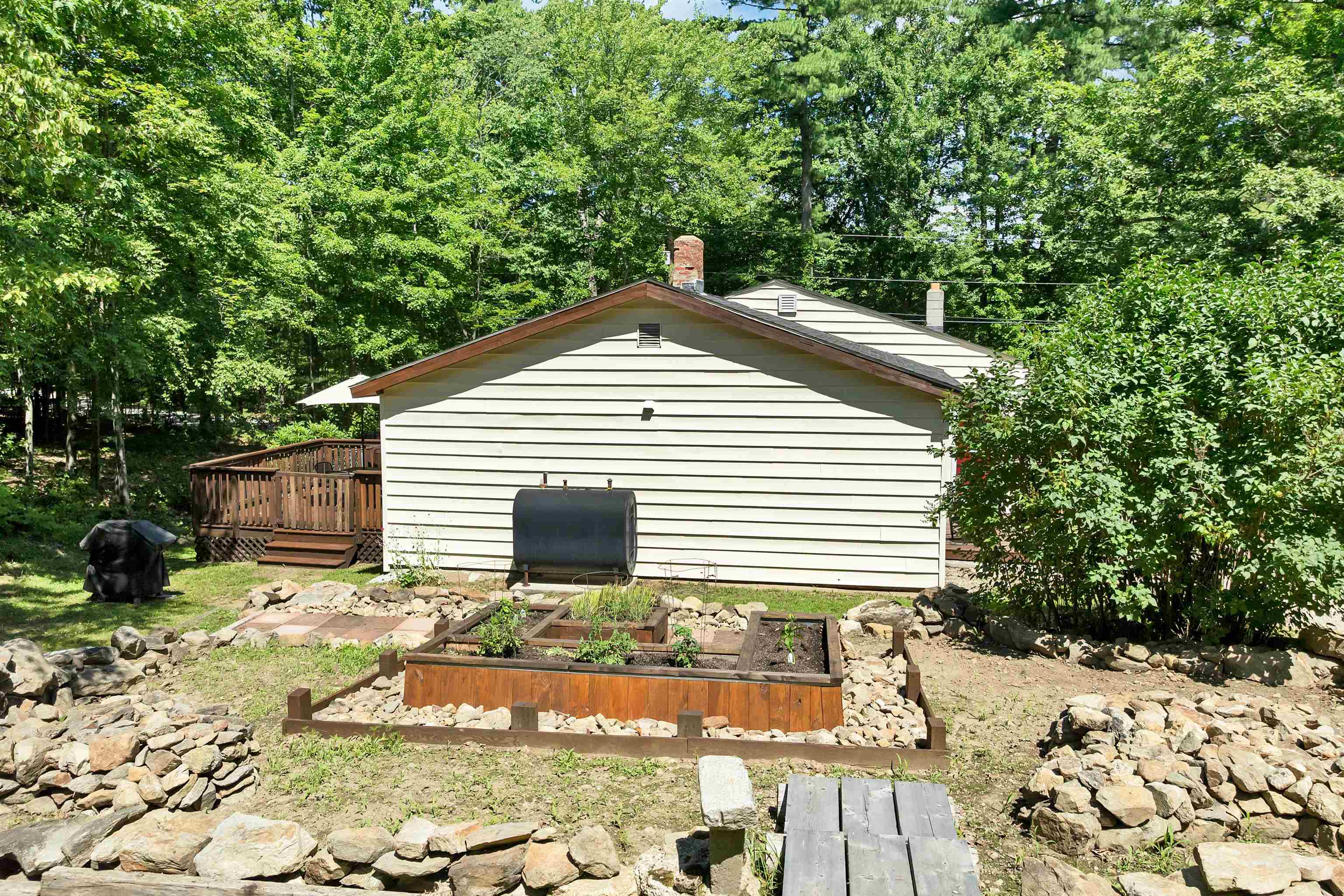 30 Roy Rd, Hooksett, NH 03106