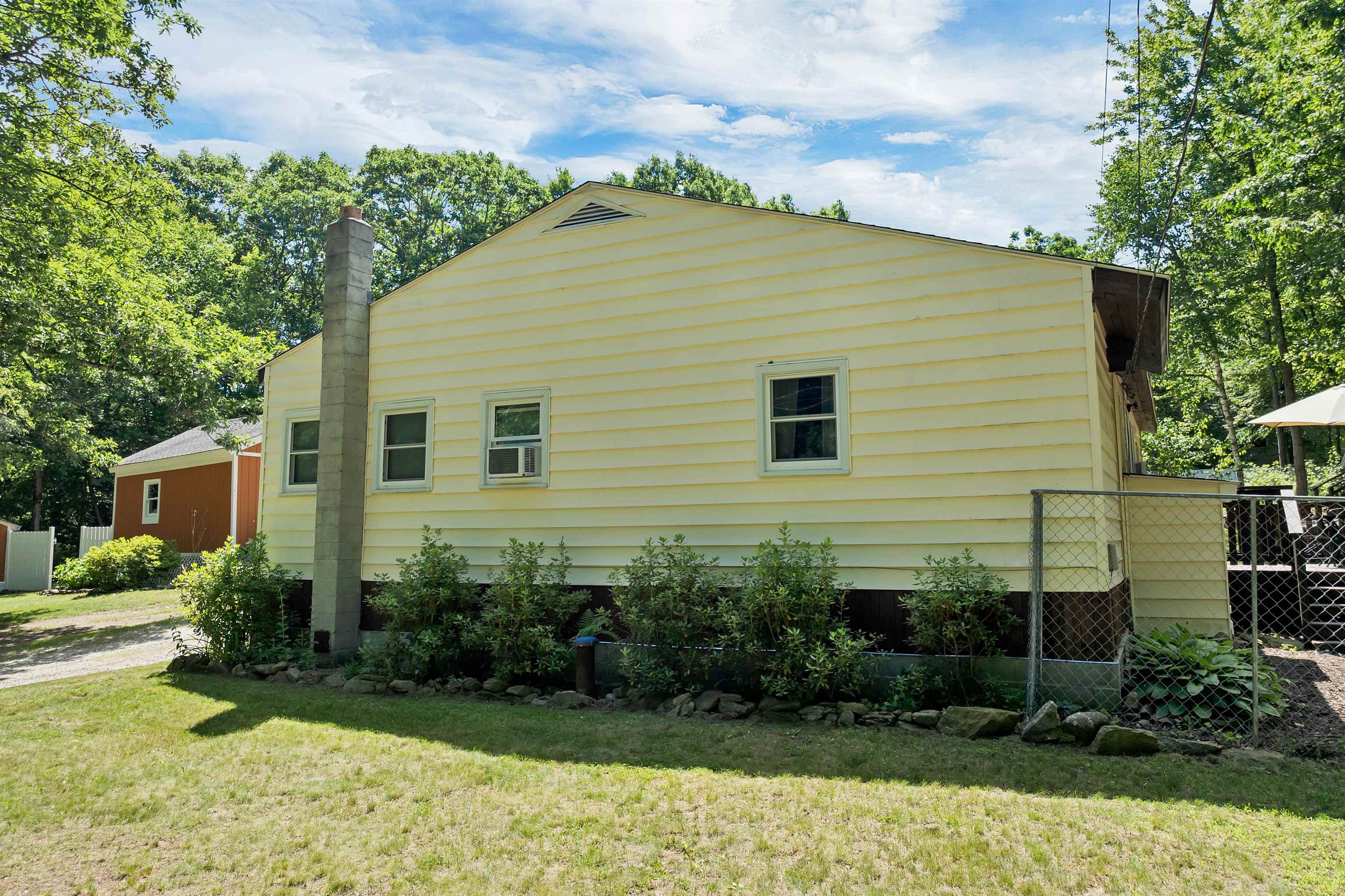 30 Roy Rd, Hooksett, NH 03106