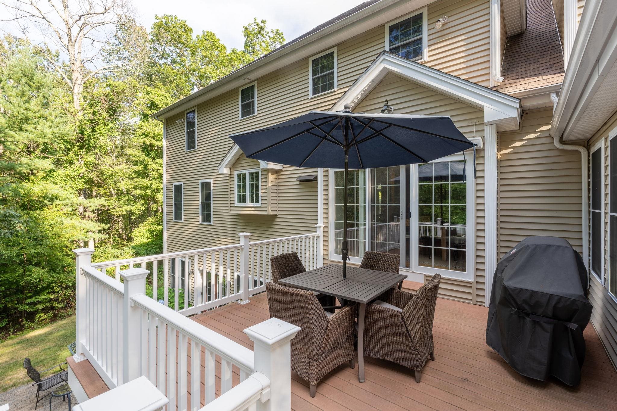 10 Poplar Rd, Windham, NH 03087