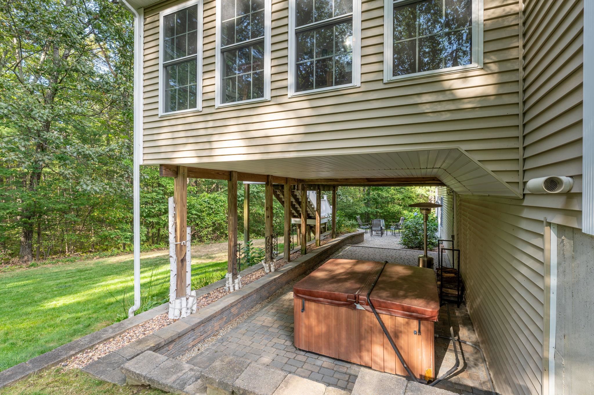 10 Poplar Rd, Windham, NH 03087