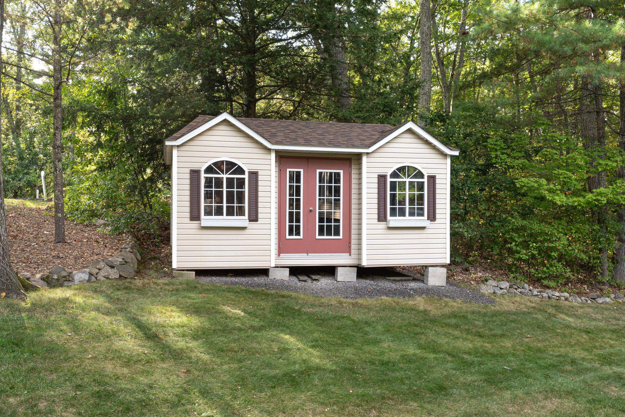 10 Poplar Rd, Windham, NH 03087