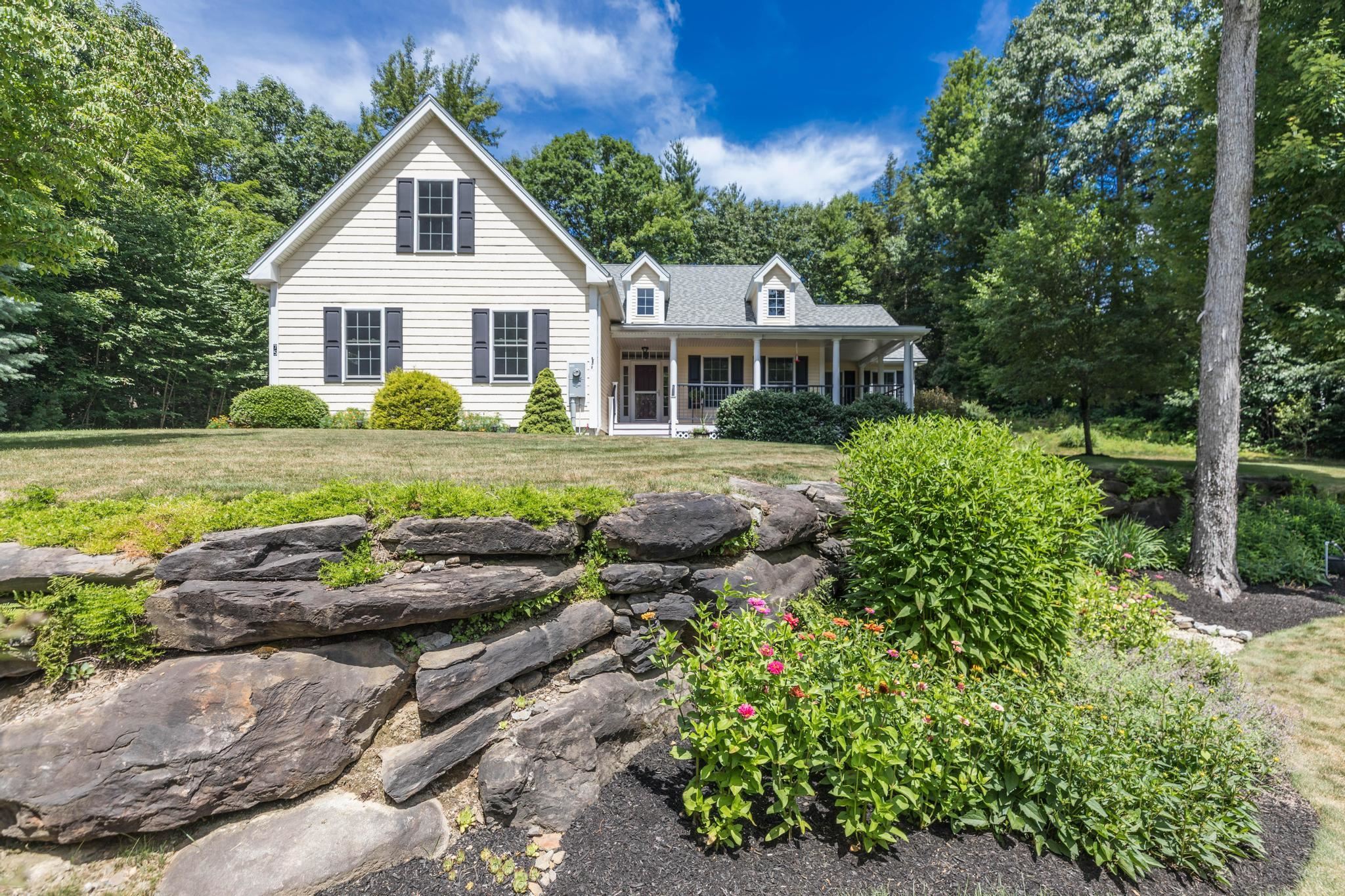 75 Olde Bridge Ln, Epping, NH 03042