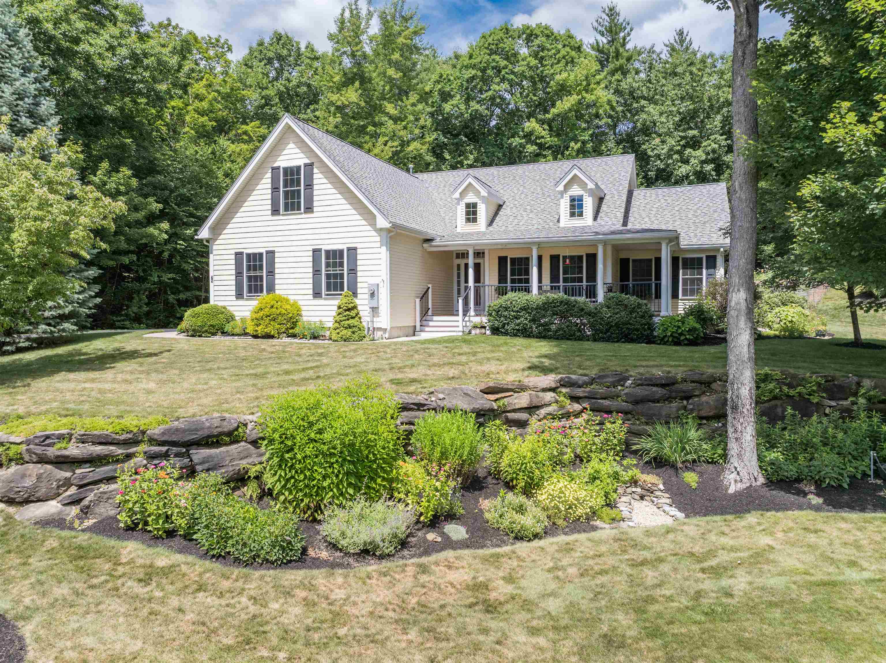 75 Olde Bridge Ln, Epping, NH 03042