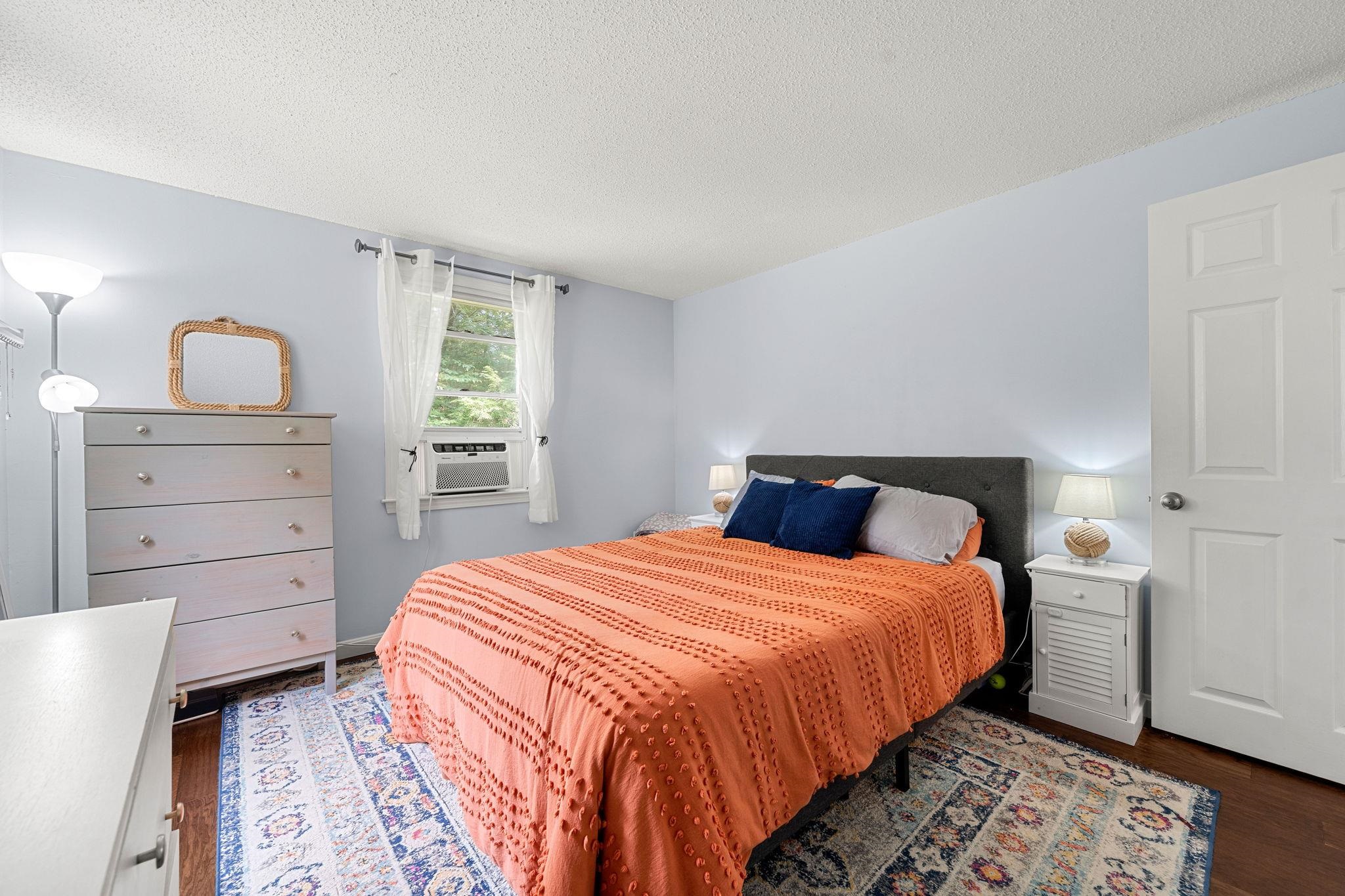 19 Lincoln Dr, Nottingham, NH 03290