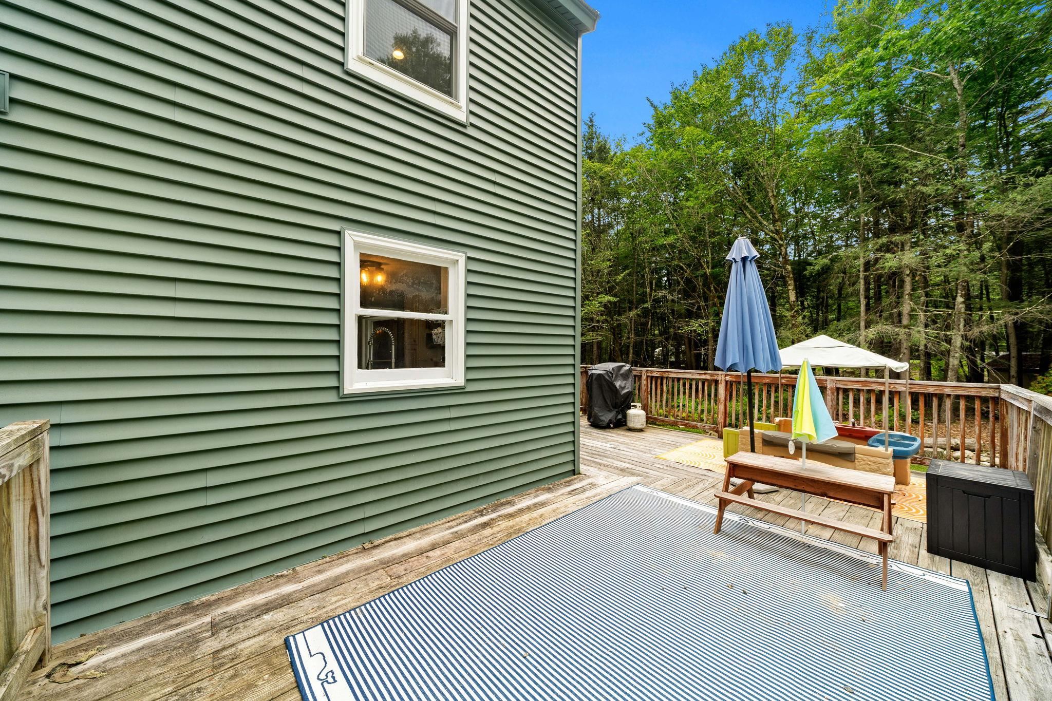 19 Lincoln Dr, Nottingham, NH 03290