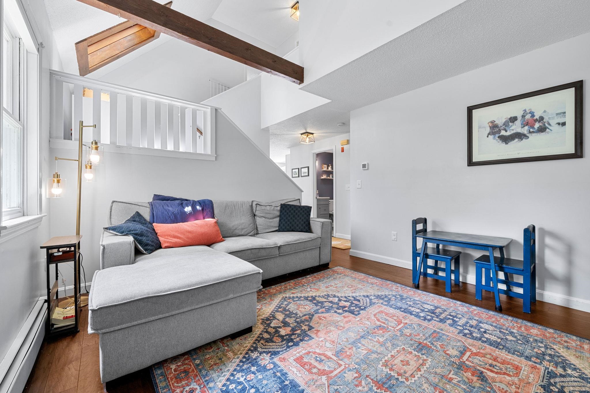 19 Lincoln Dr, Nottingham, NH 03290
