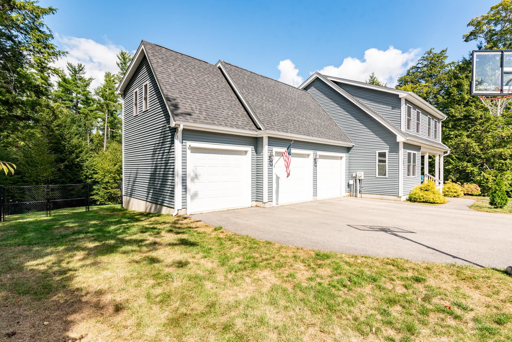76 Overlook Cir, Barrington, NH 03825