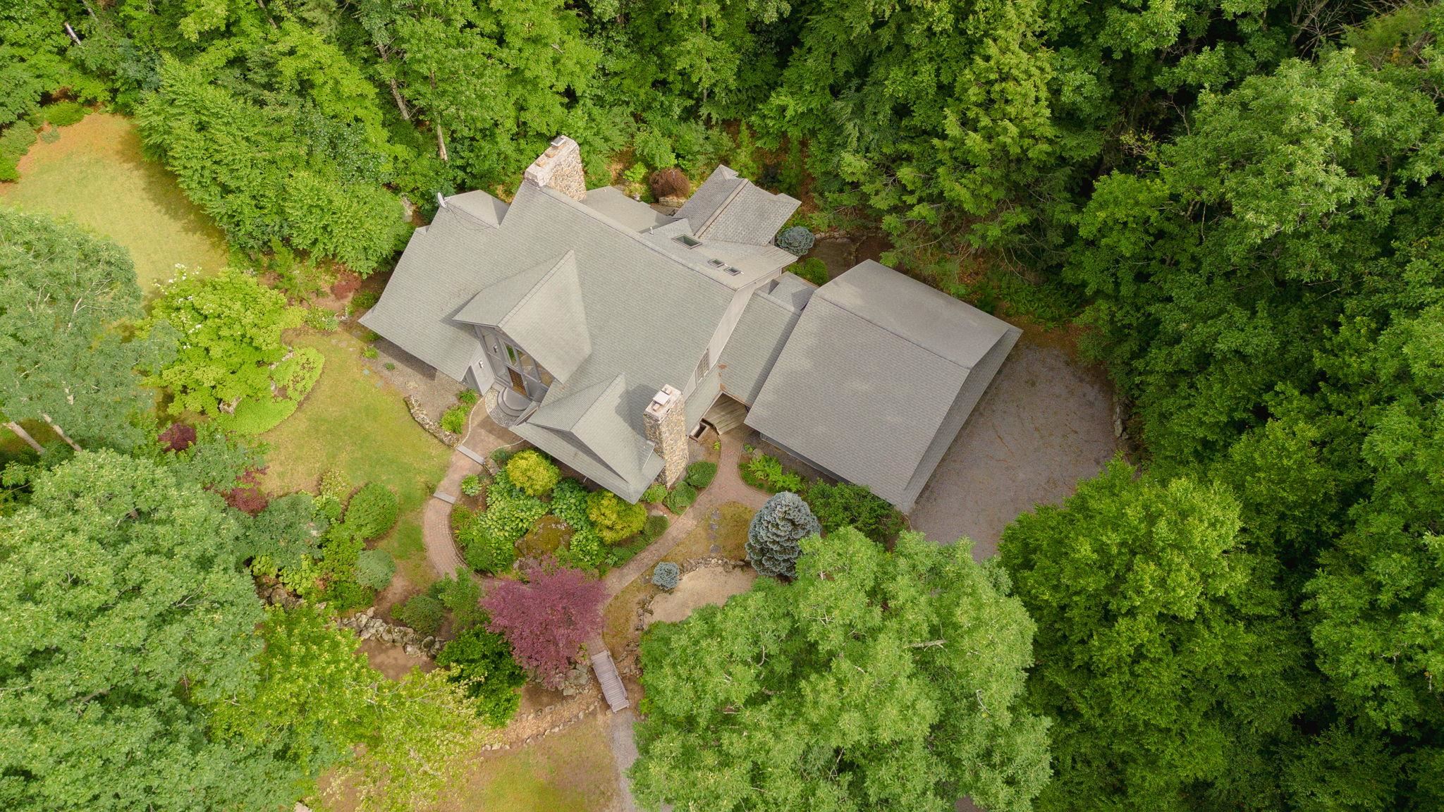 5 Farmington Rd, Amherst, NH 03031