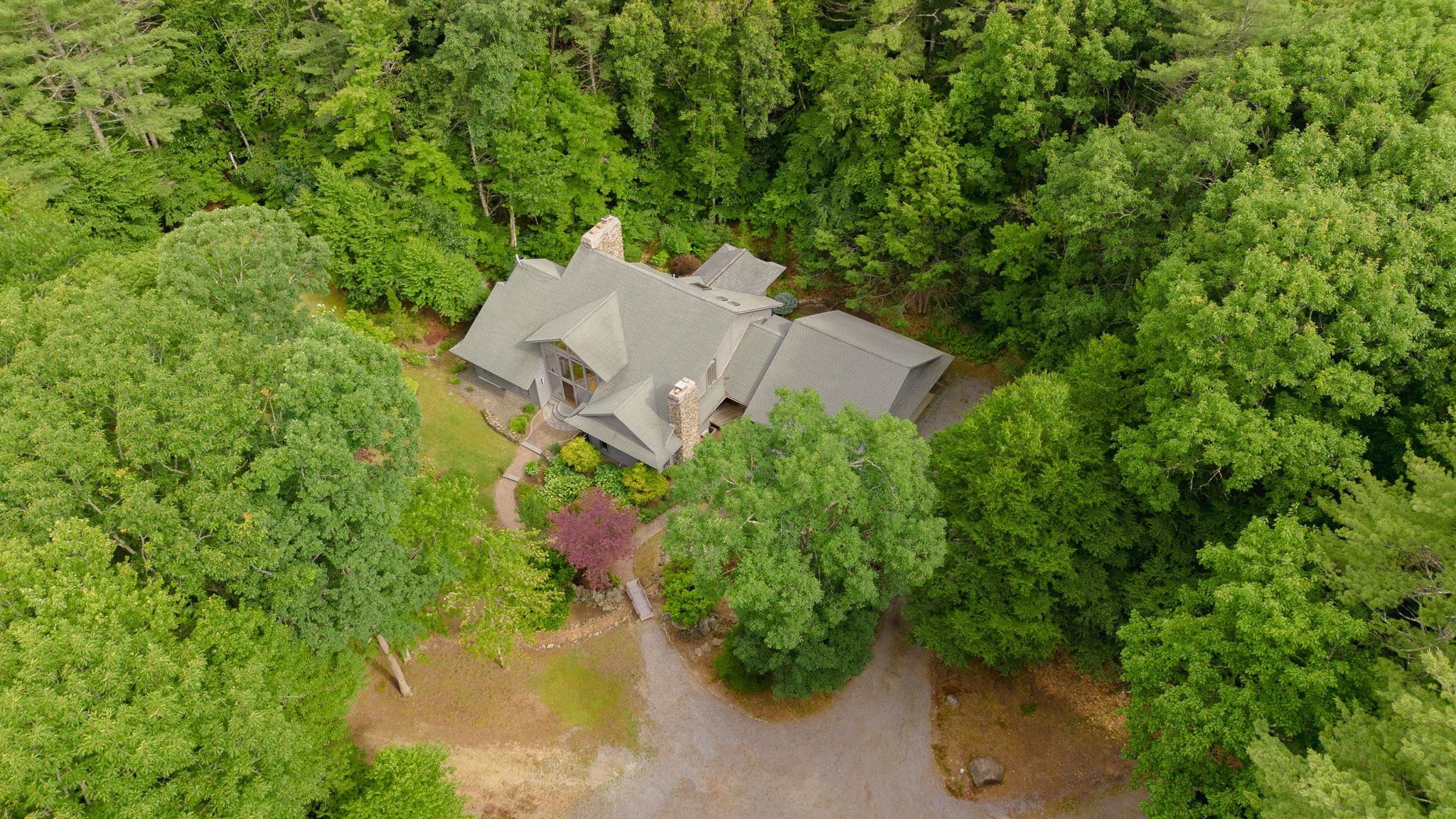 5 Farmington Rd, Amherst, NH 03031