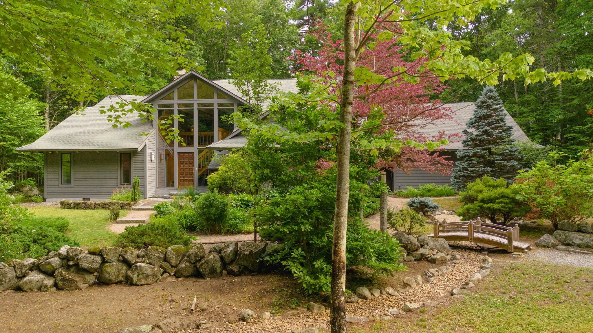 5 Farmington Rd, Amherst, NH 03031