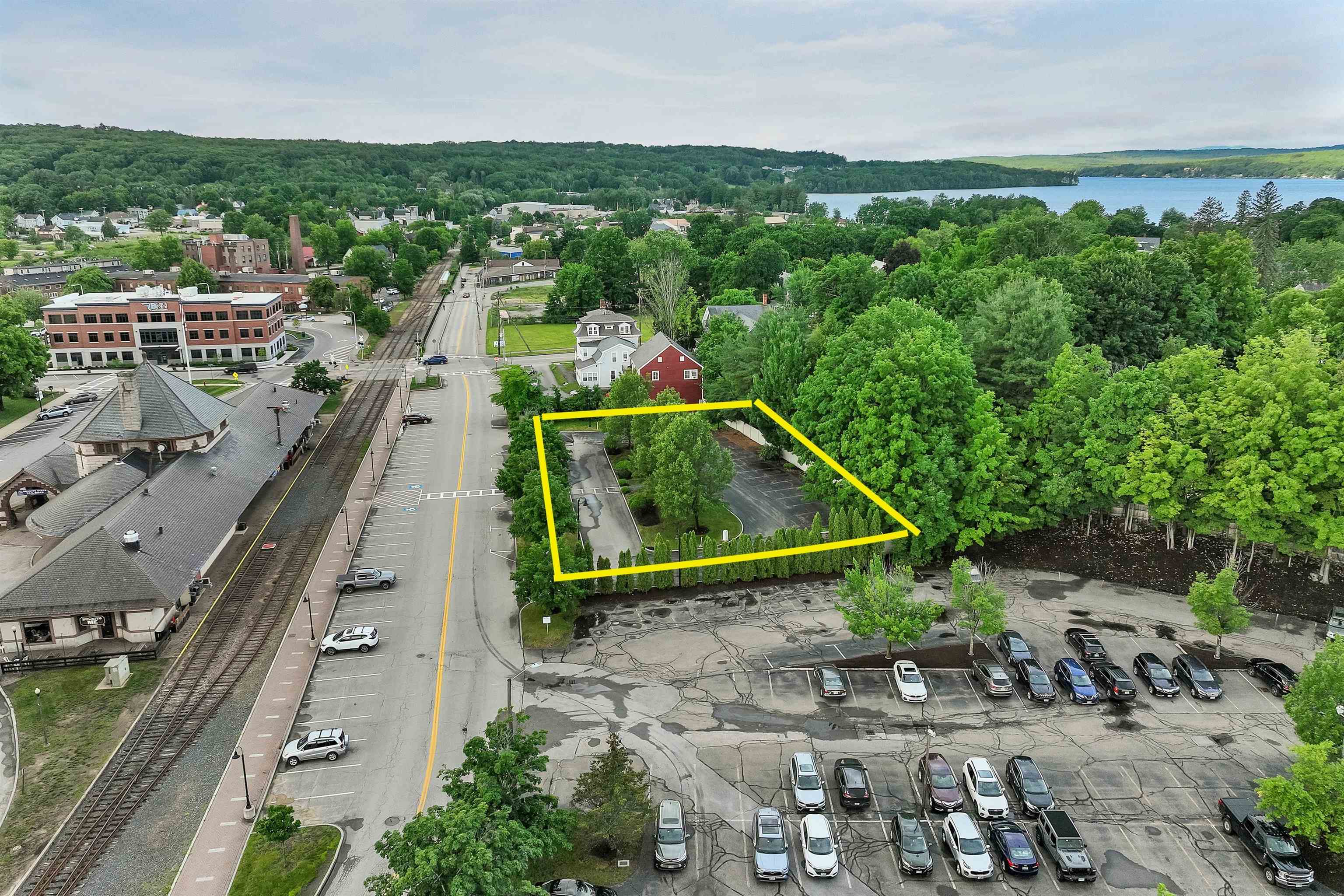 31 New Salem St, Laconia, NH 03246