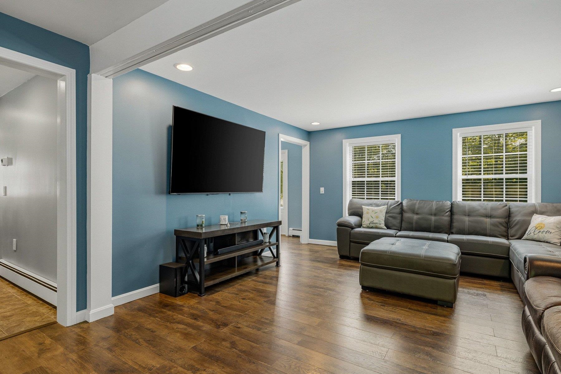 8 Lancelot Rd, Farmington, NH 03835