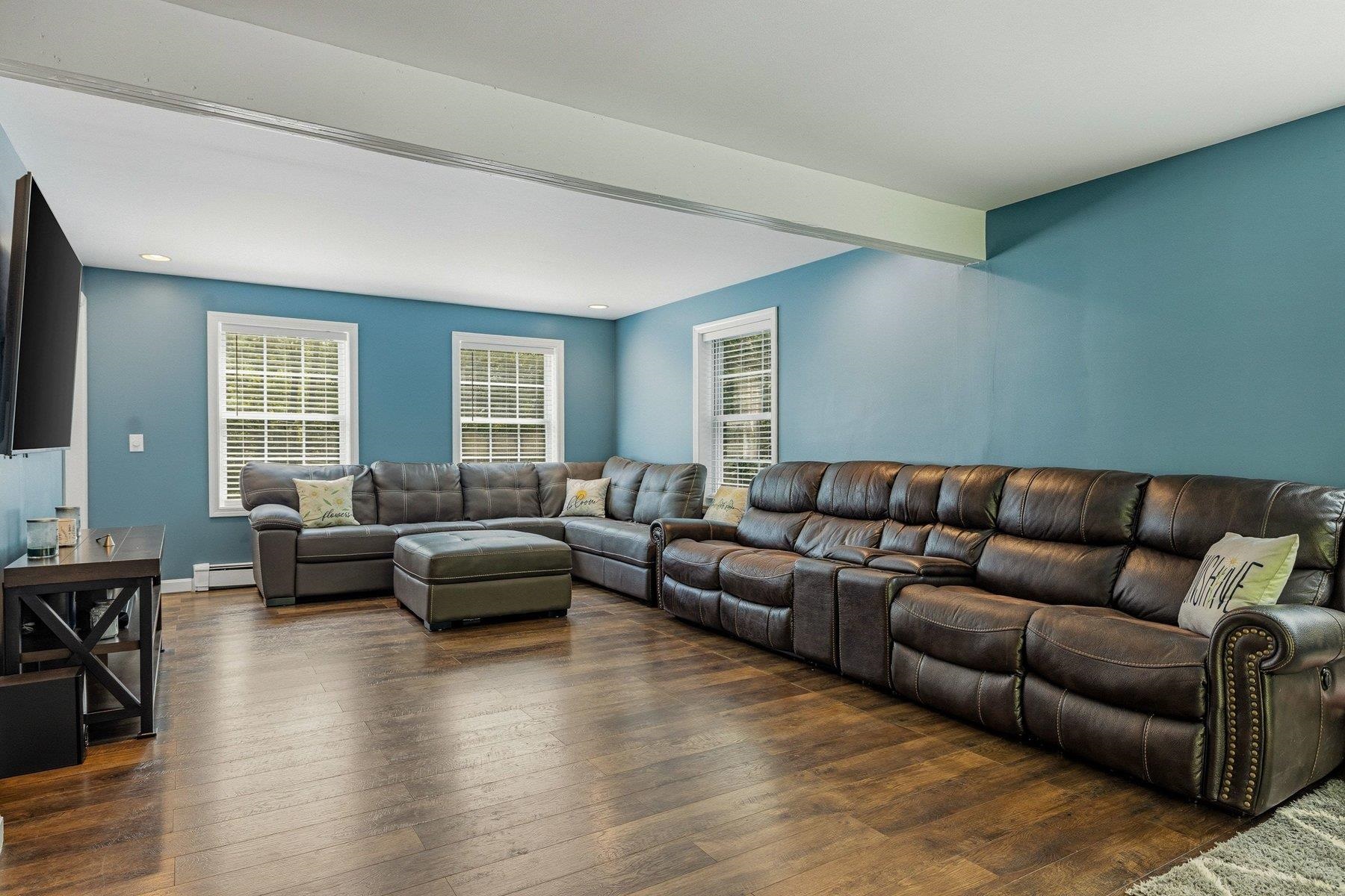8 Lancelot Rd, Farmington, NH 03835