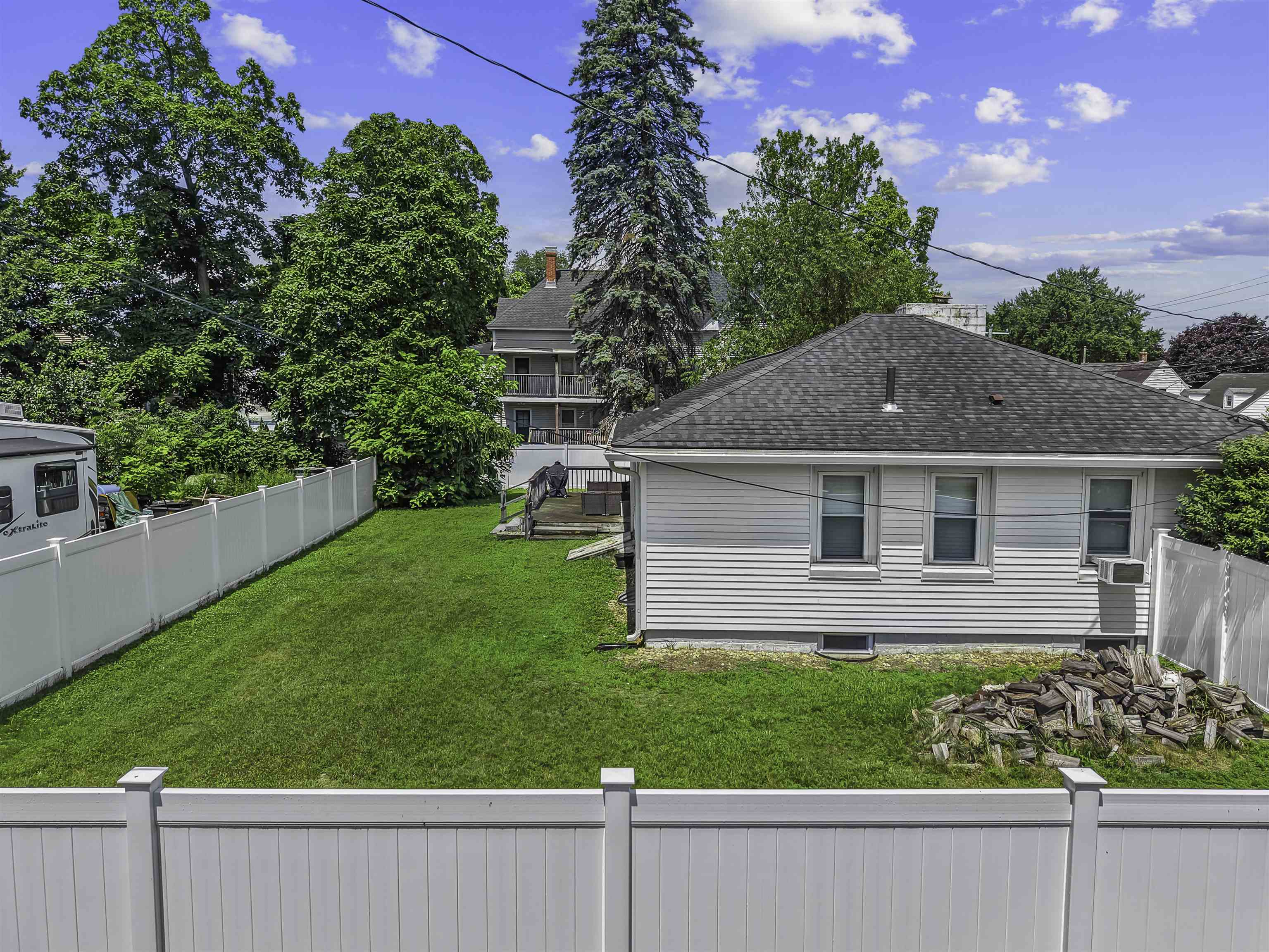 222 Calef Rd, Manchester, NH 03103