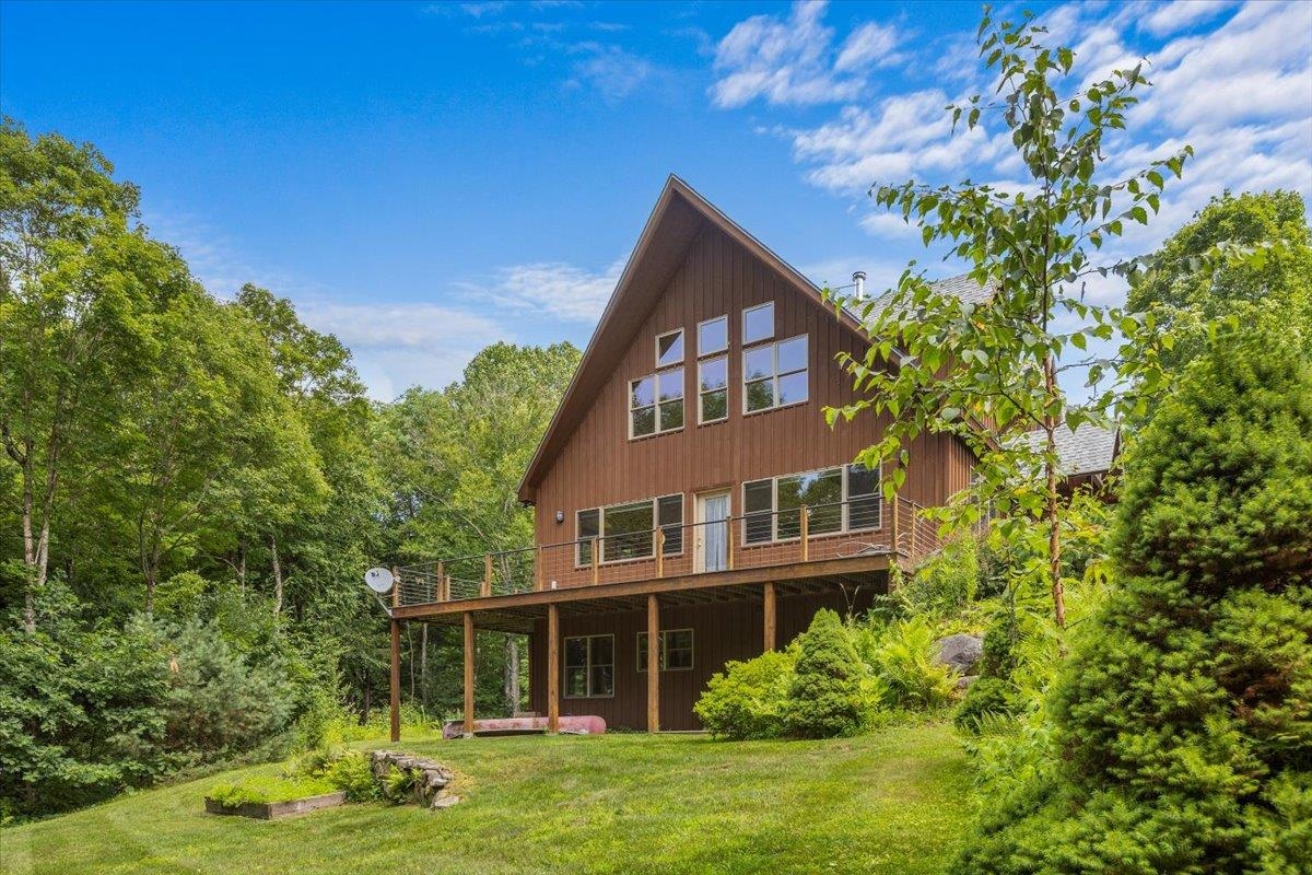 Gorgeous Windows, Yard, Garden Space & Appeal