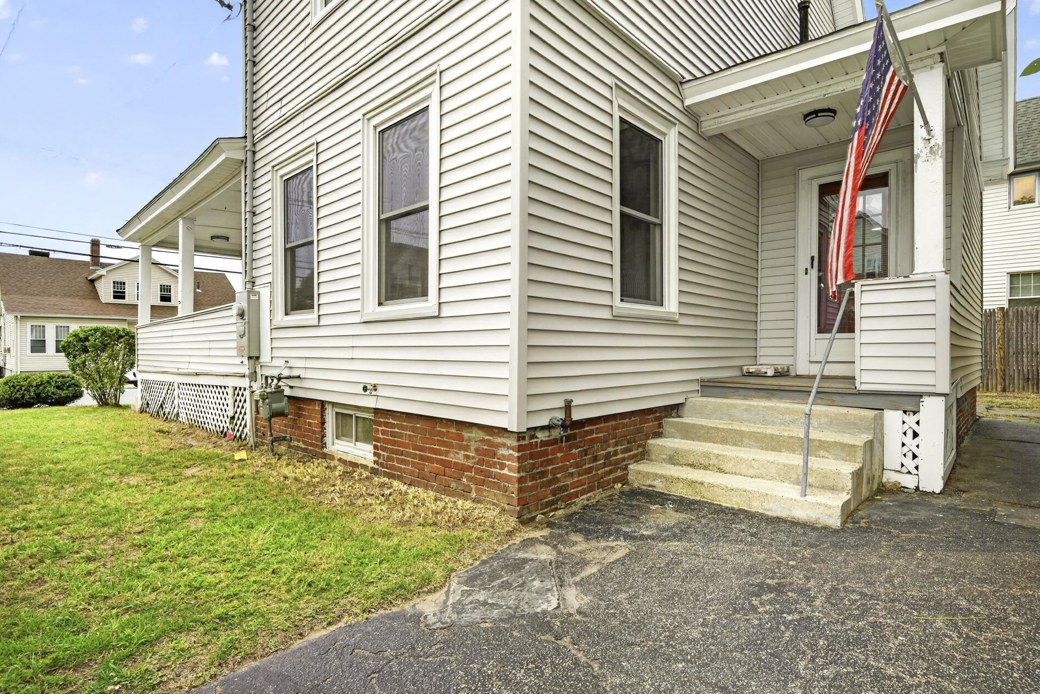 383 Wilson St, Manchester, NH 03103