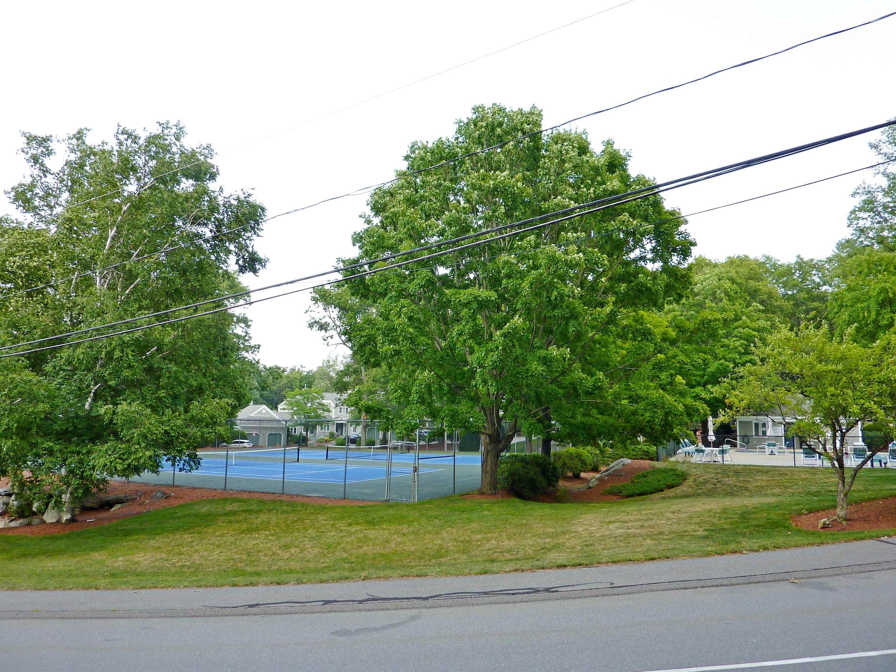 68 Heather Ct, Nashua, NH 03062