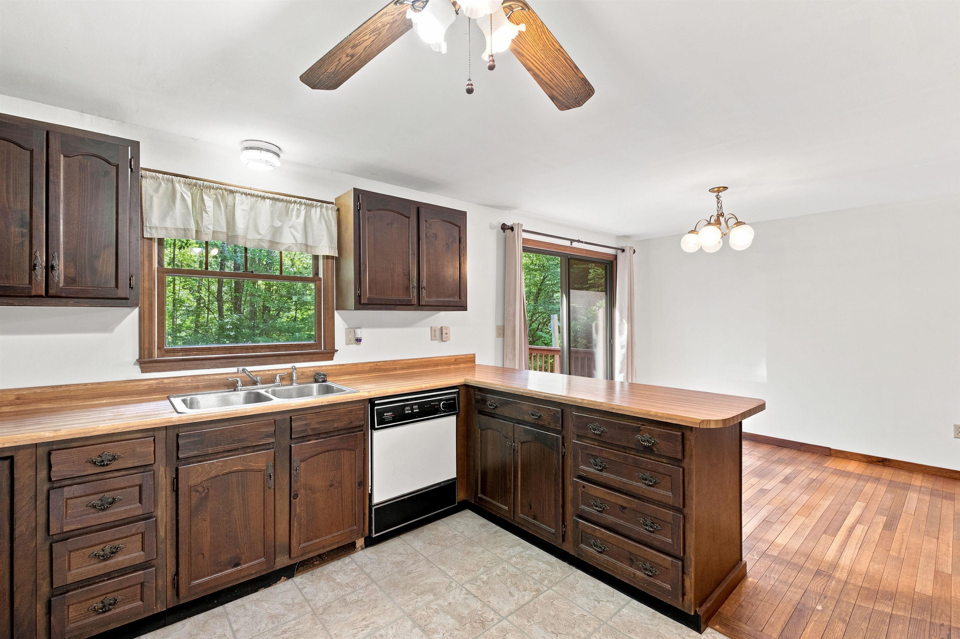 8 Bean Hill Rd, Belmont, NH 03220