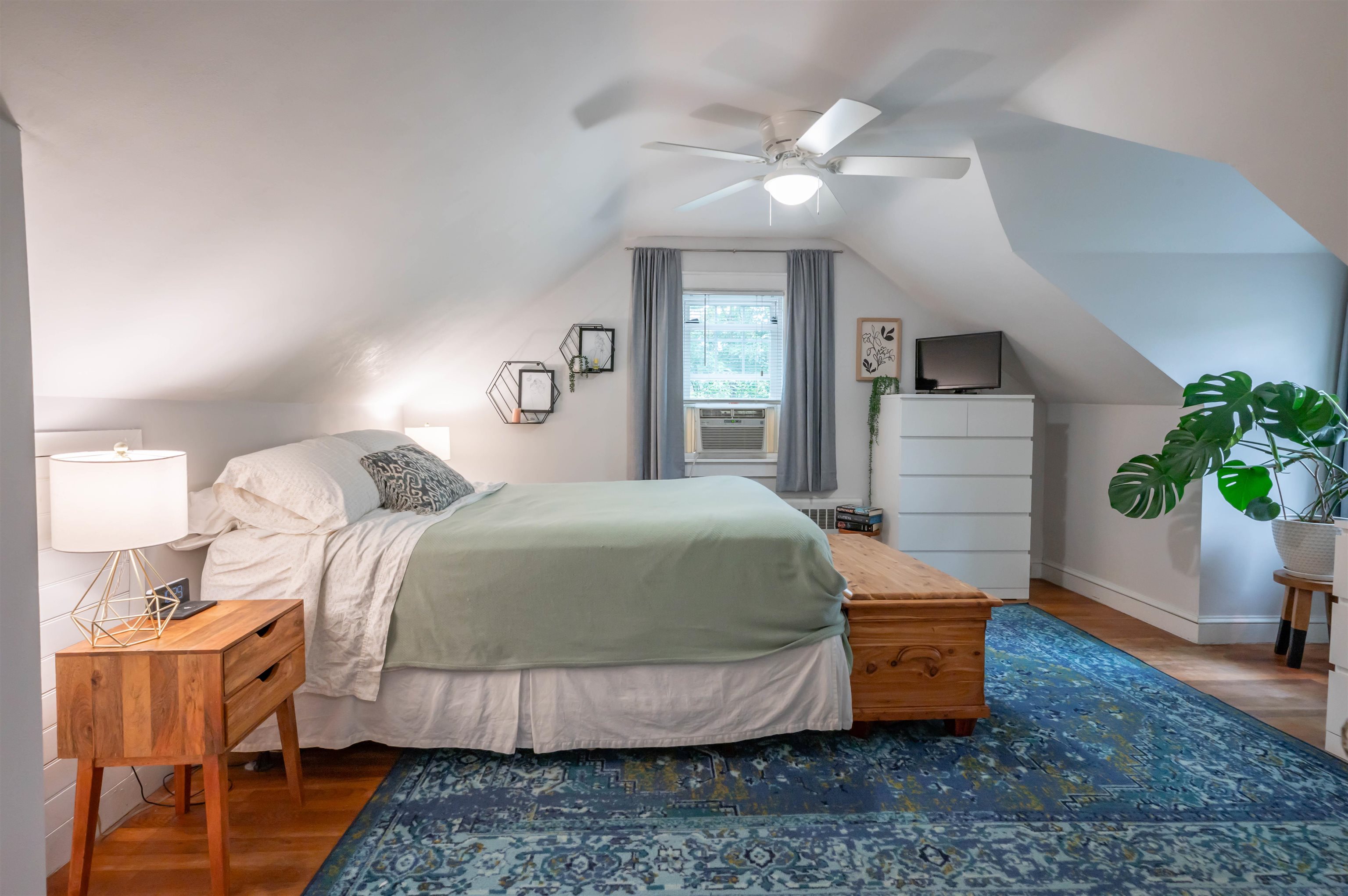 88 Newgate Cir, Manchester, NH 03102
