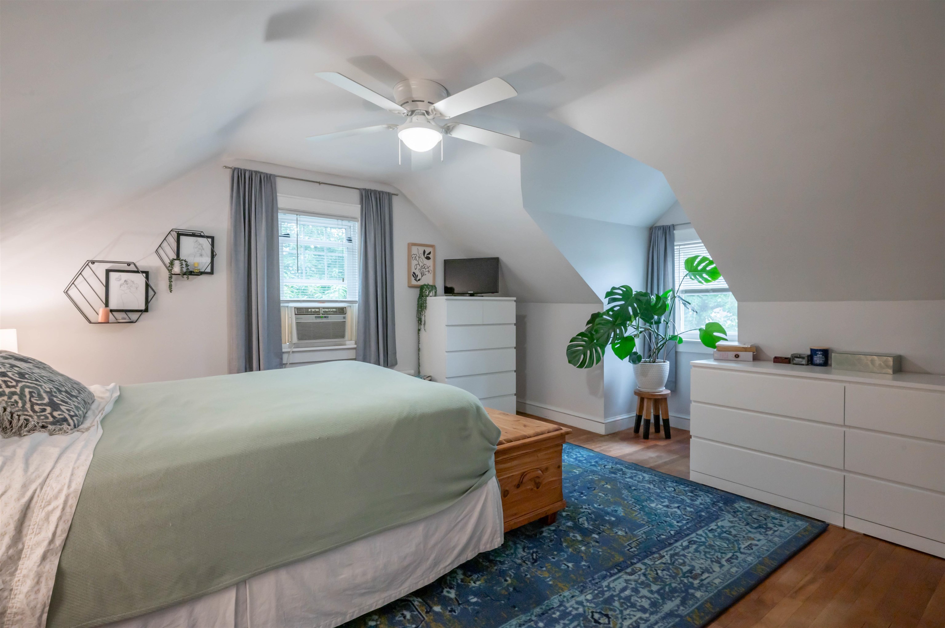88 Newgate Cir, Manchester, NH 03102