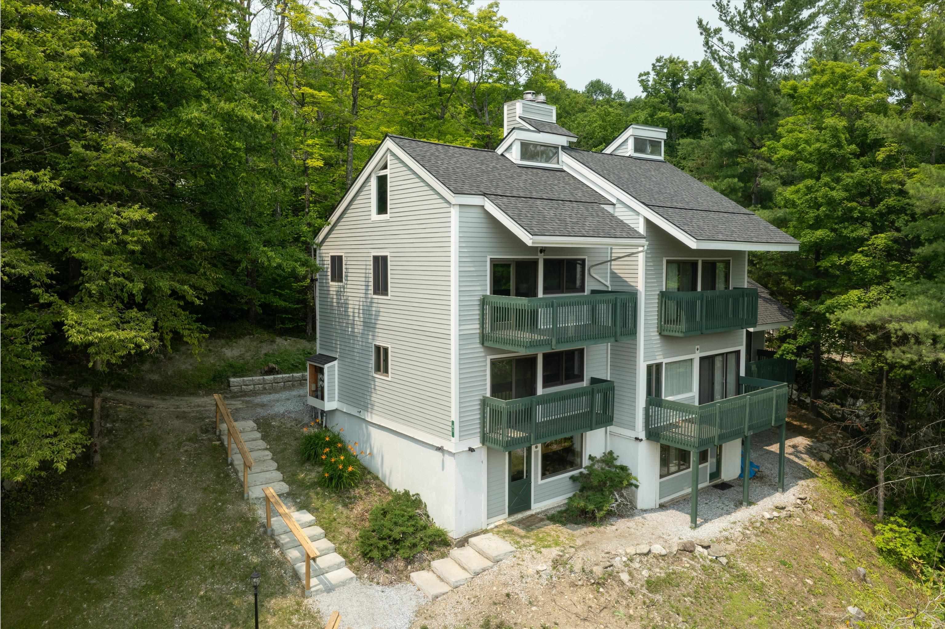 Three Story Townhome 25772587