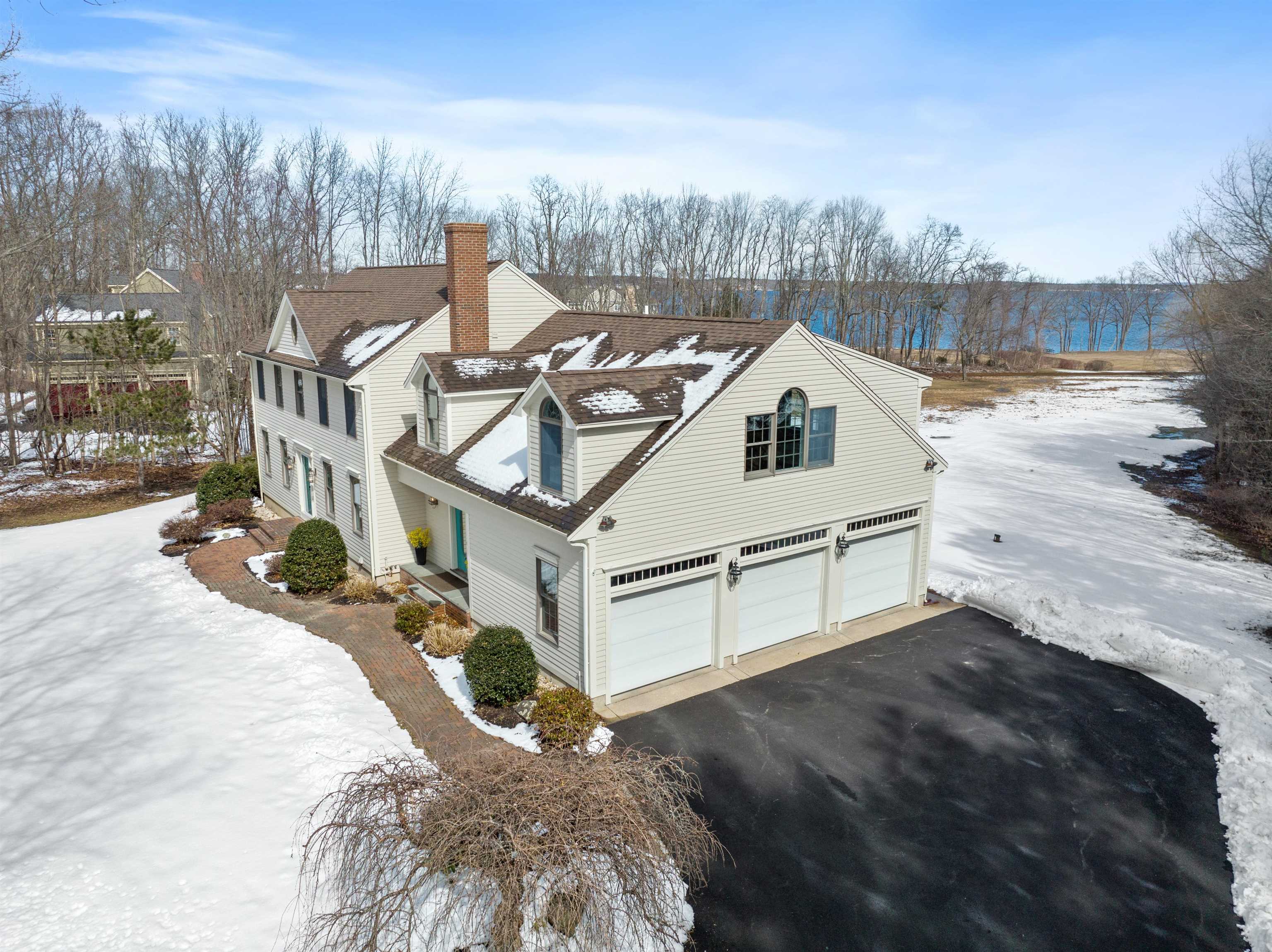 72 Depot Rd, Greenland, NH 03840