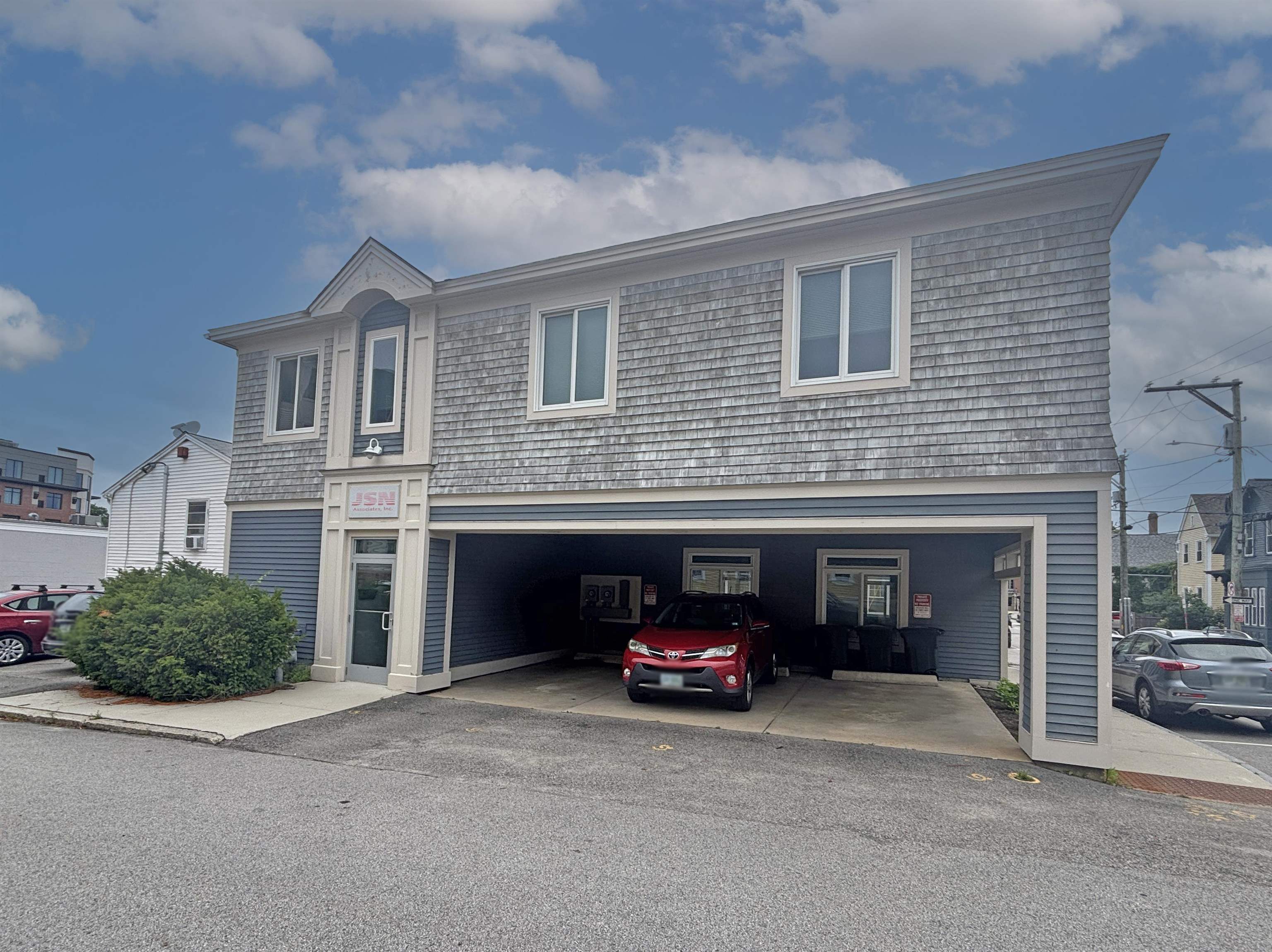 299 Hanover St, Portsmouth, NH 03801