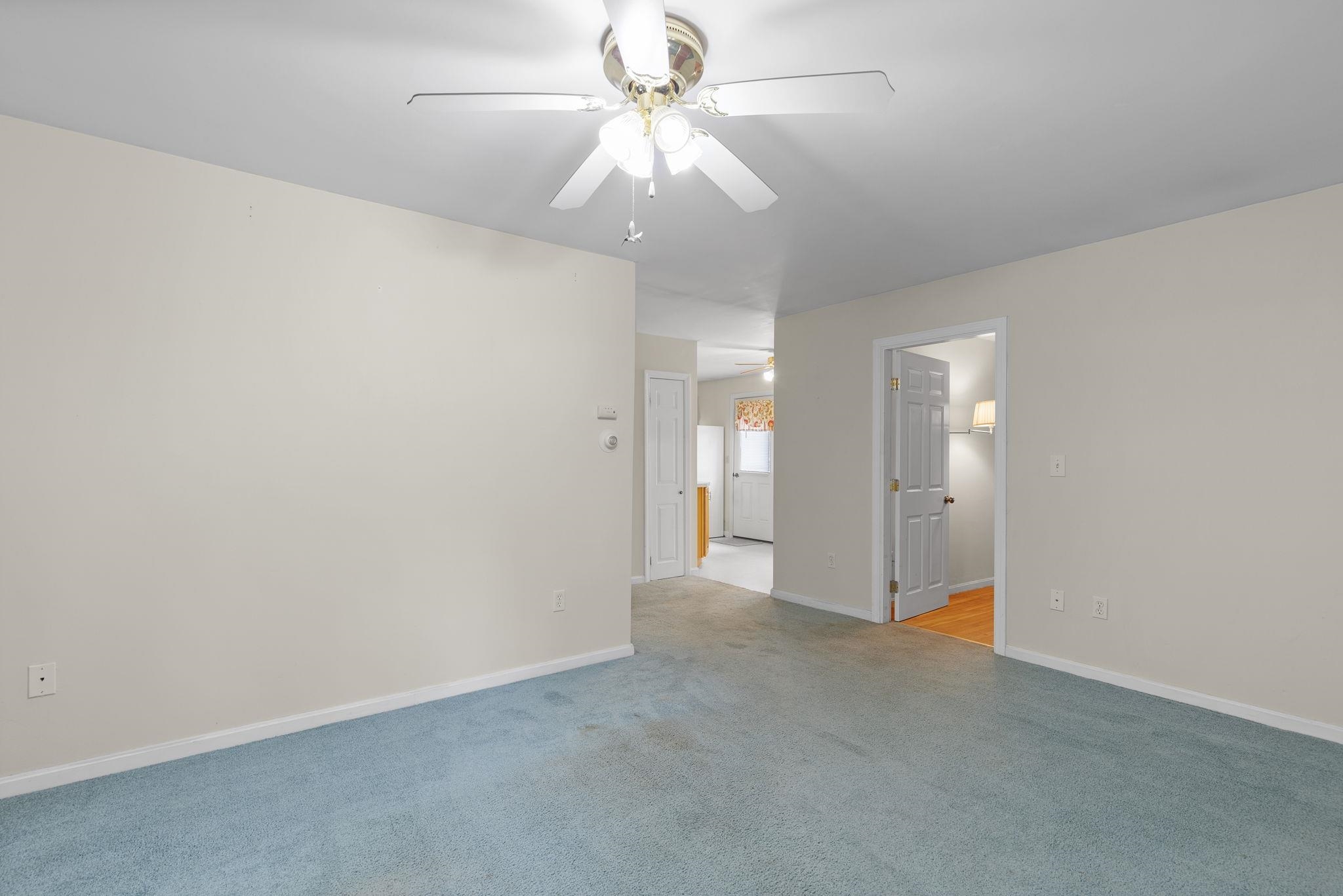 16 Watson Dr, Rochester, NH 03867