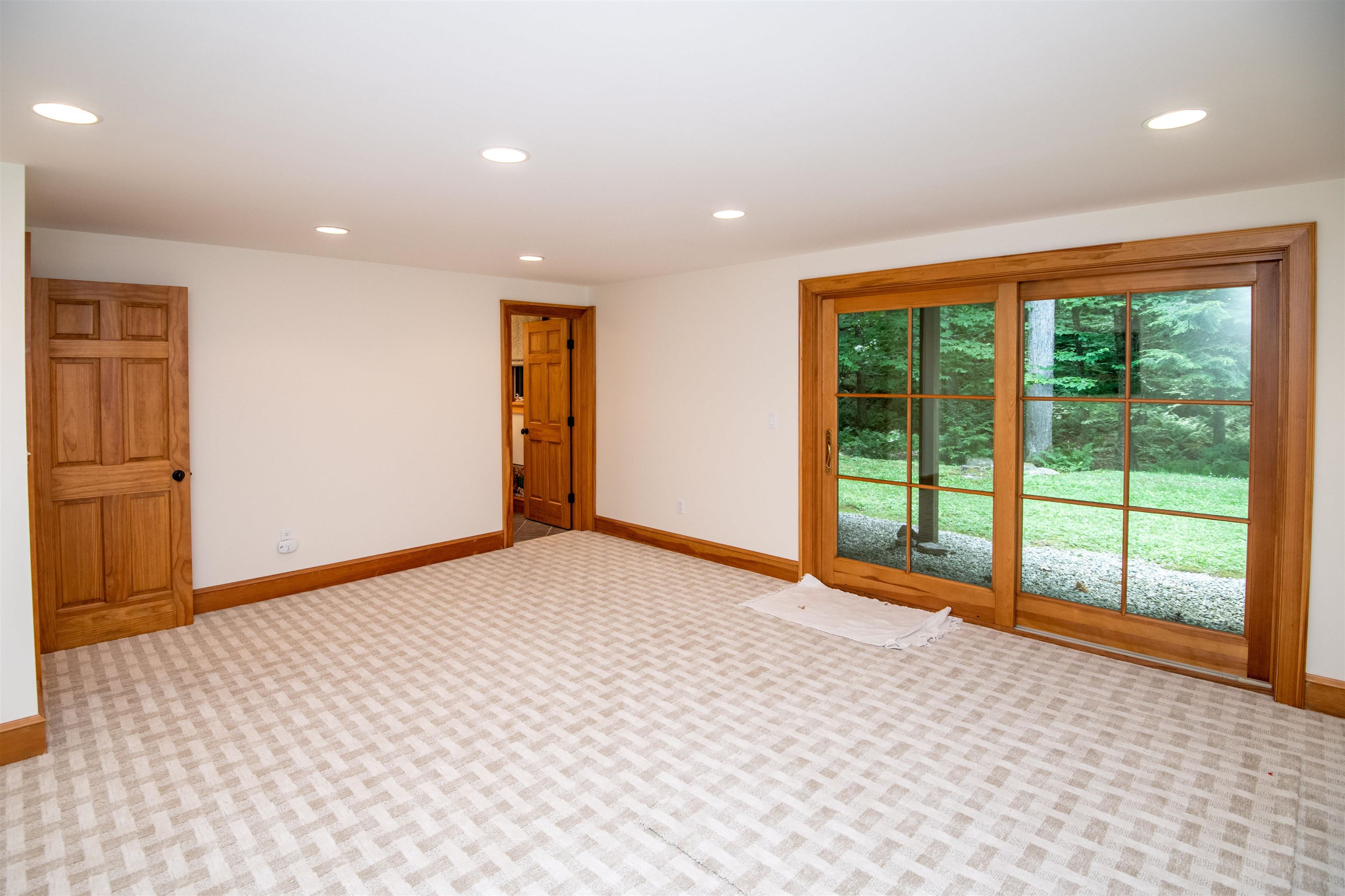 Lower Level Dem/Recreation Room 25780974