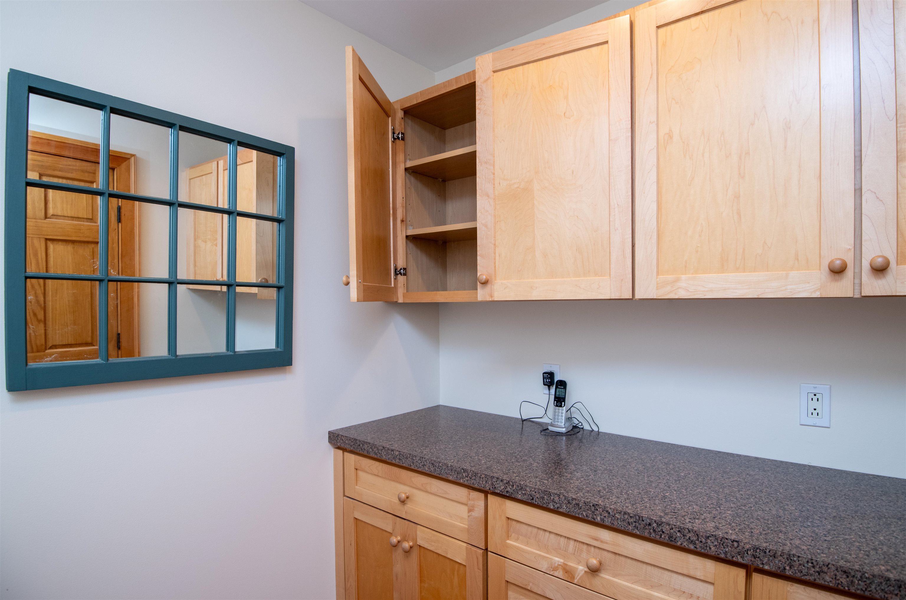 Laundry Room 25780981