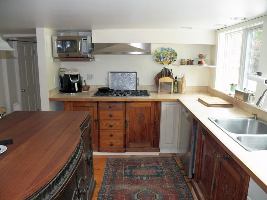 146 Calef Hw, Barrington, NH 03825