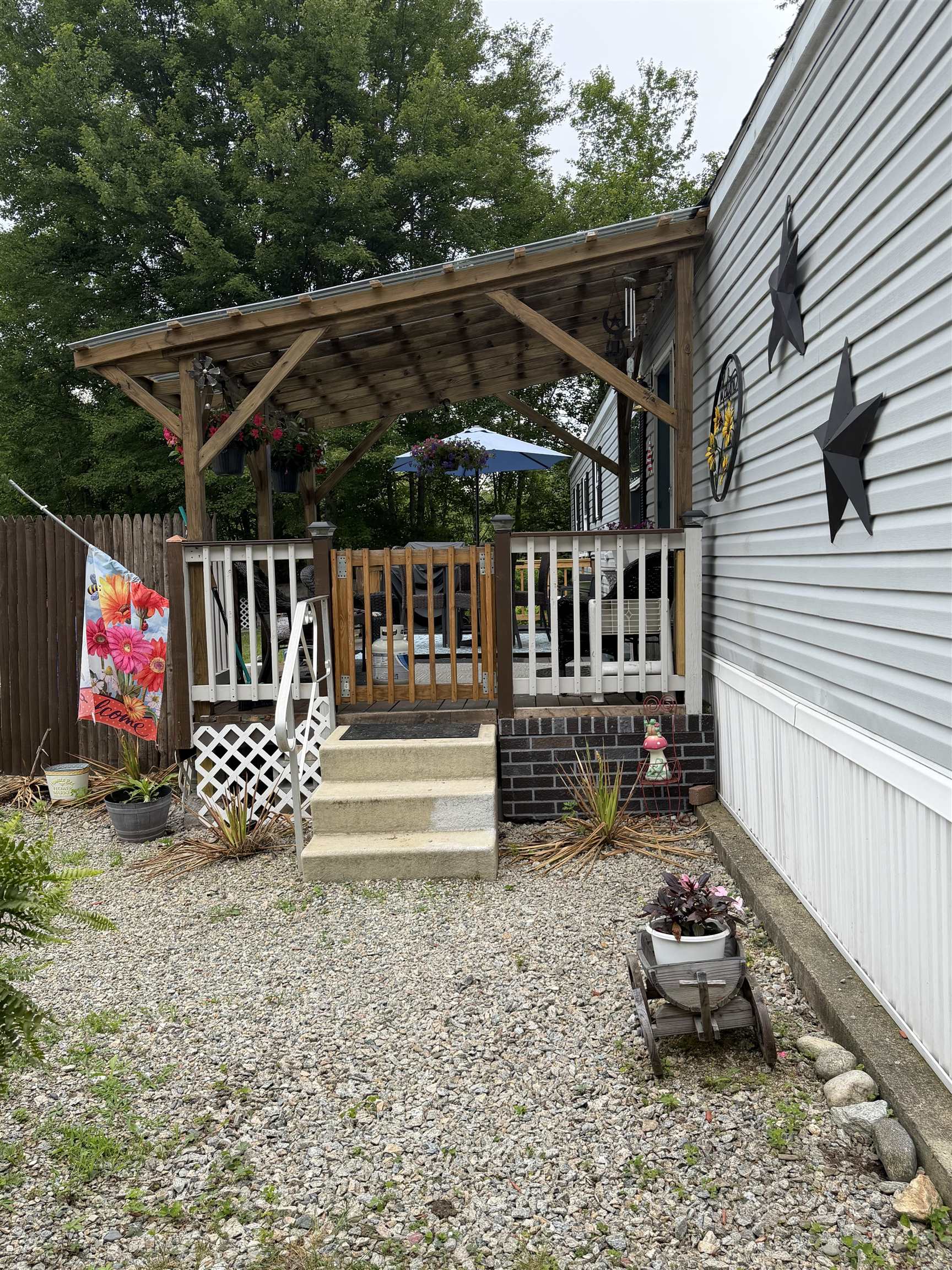 12 Wetherby Dr, Winchester, NH 03470