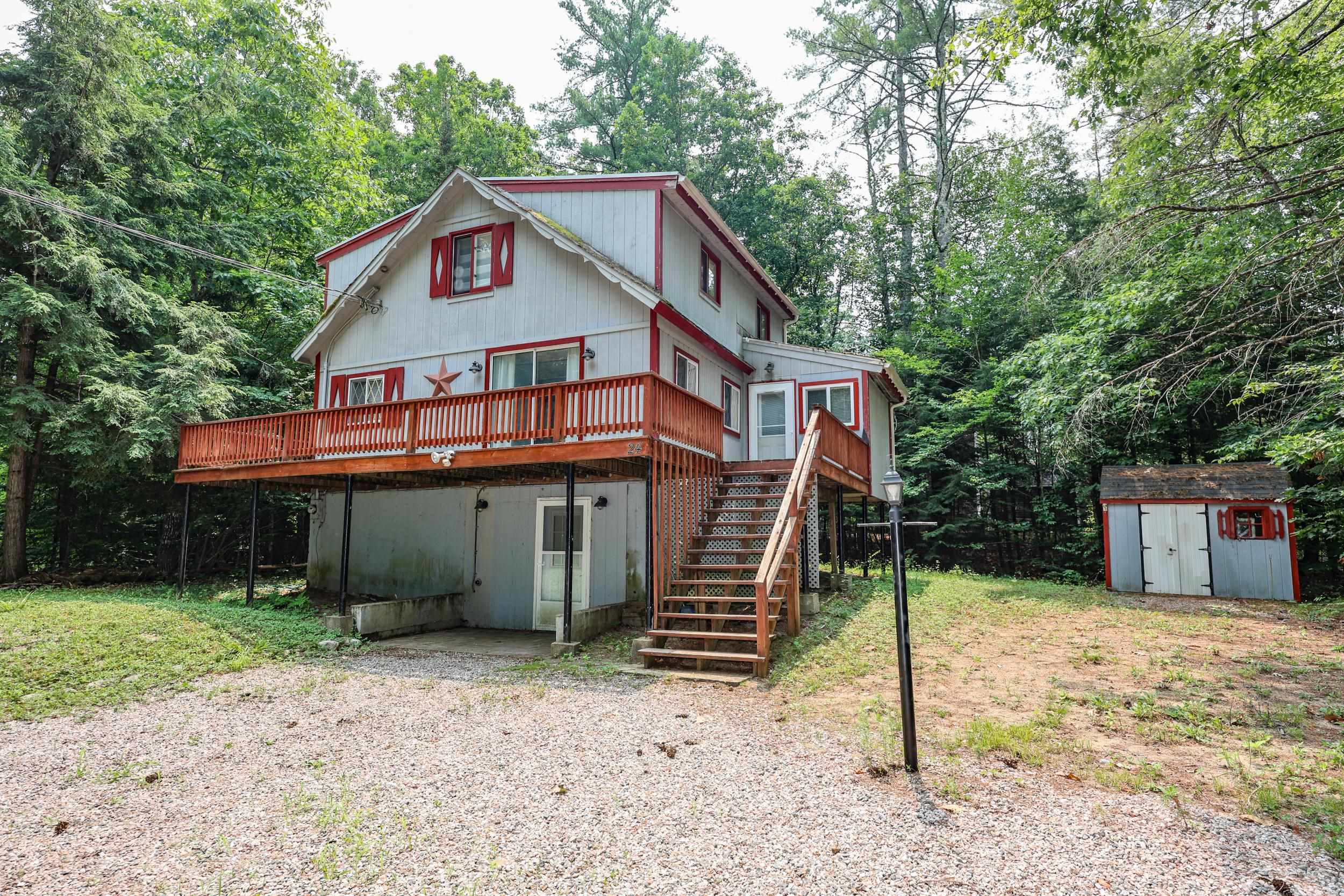 24 Shangri La Dr, Moultonborough, NH 03254