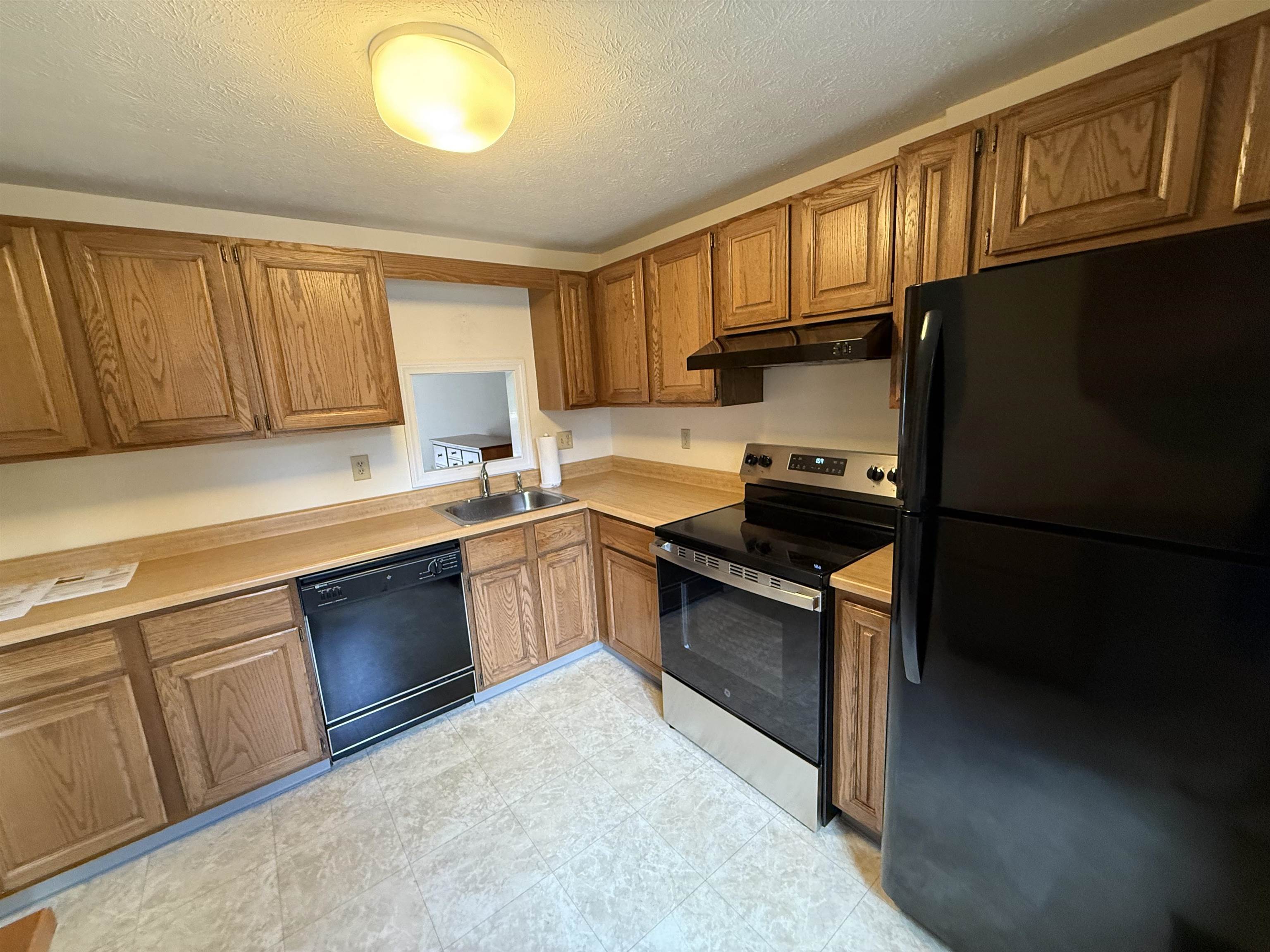 4 Quarry Circle Dr #4, Milford, NH 03055