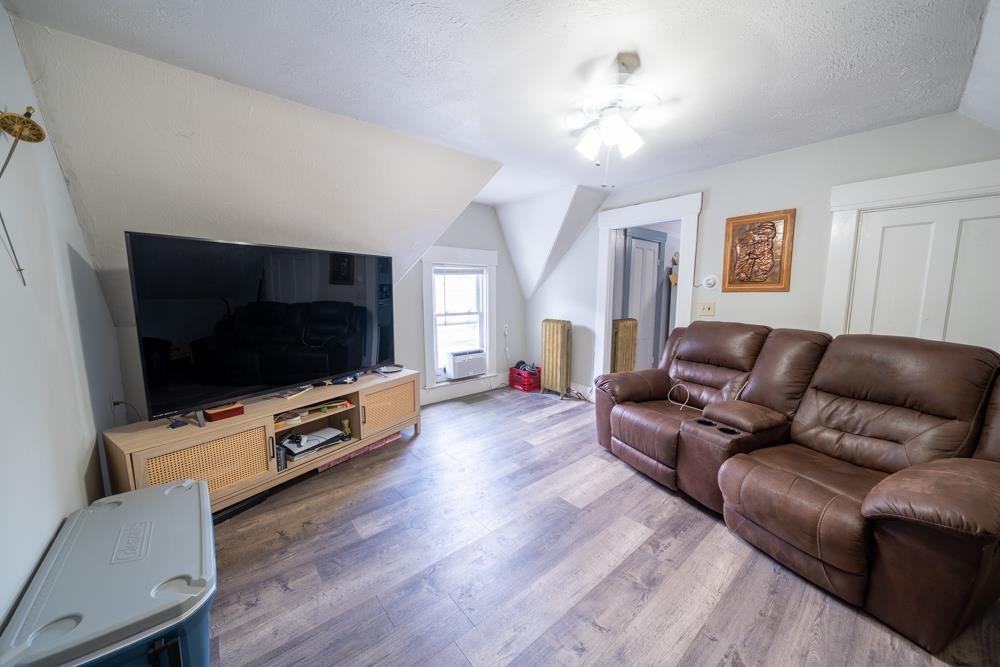 Unit2- Living Rm