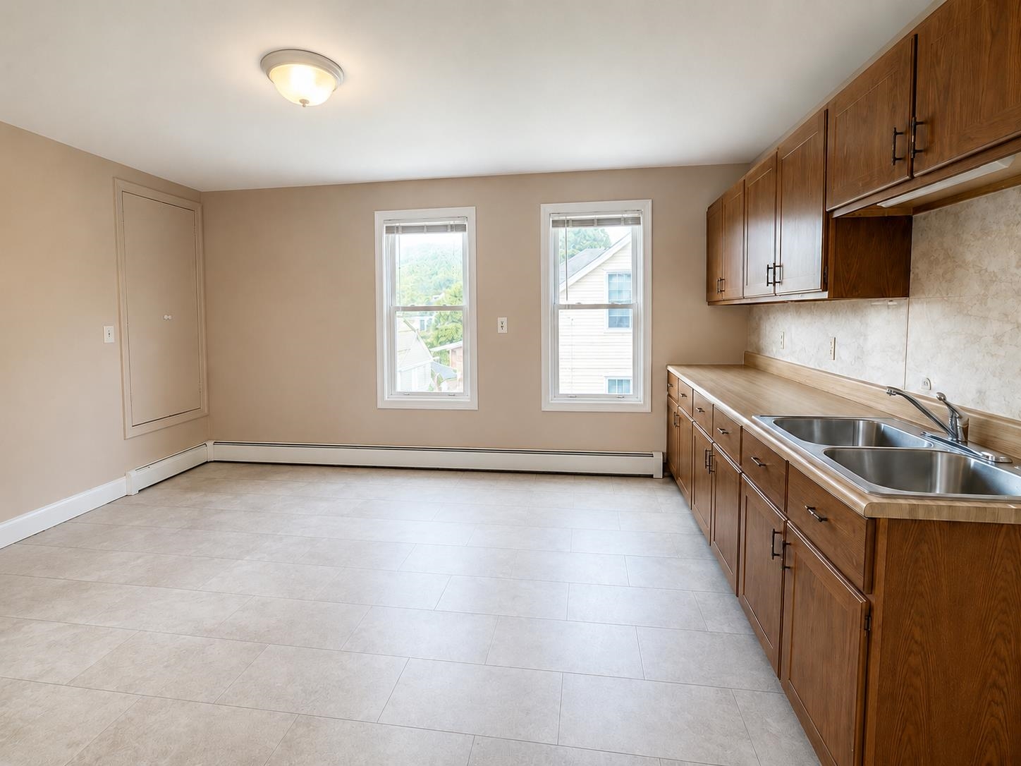 16 Pine St, Gorham, NH 03581