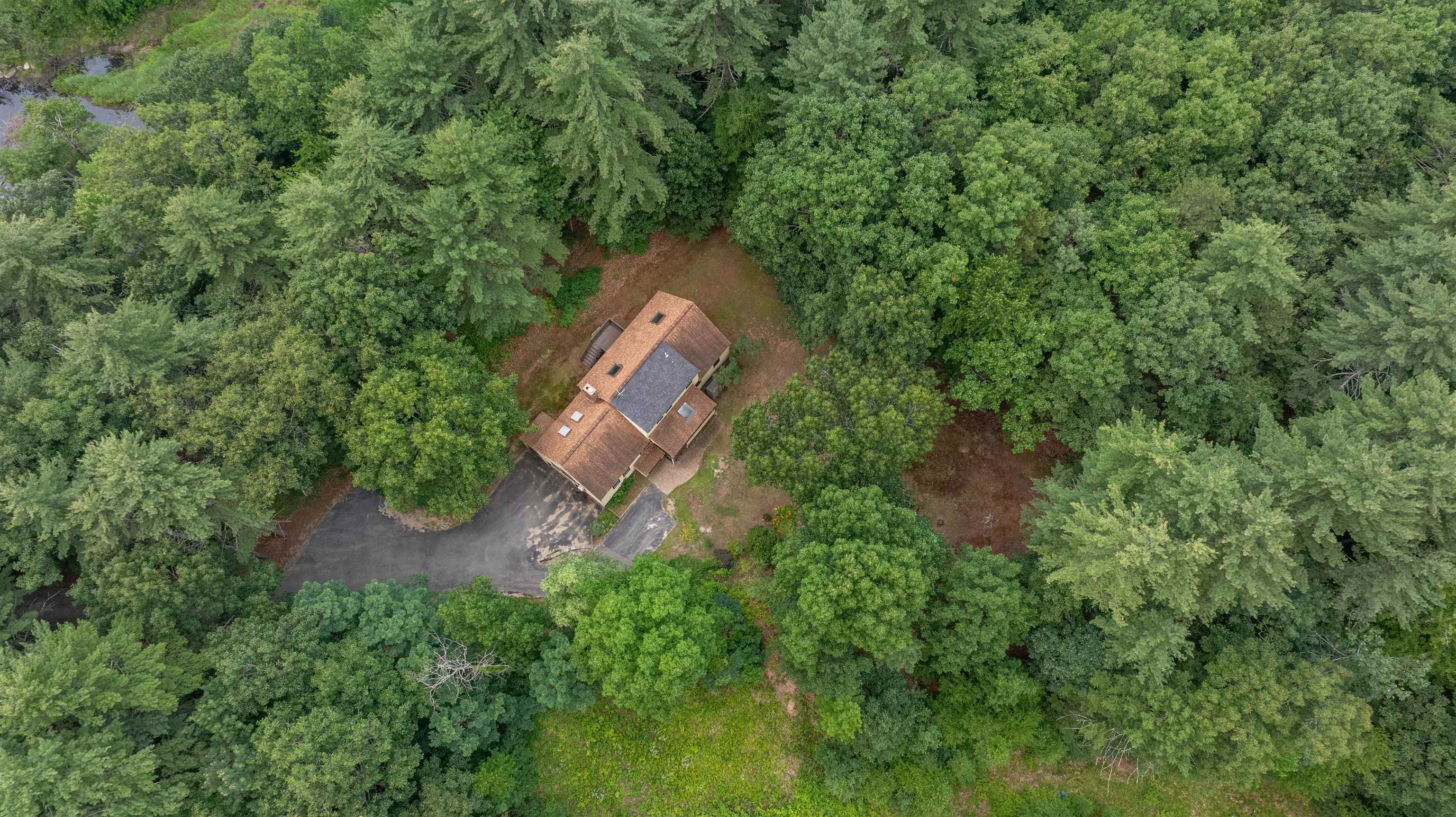 68 Merrimack Rd, Amherst, NH 03031