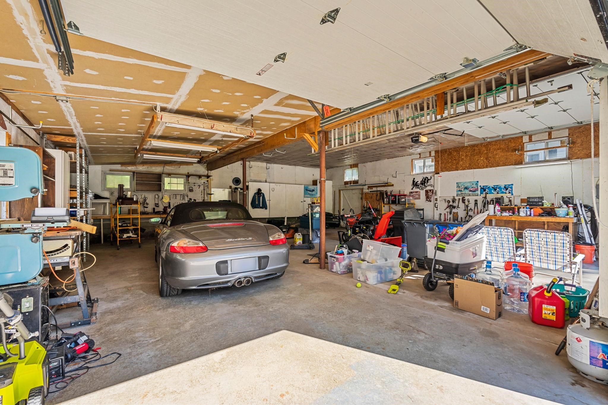 66 Worthley Ave, Seabrook, NH 03874