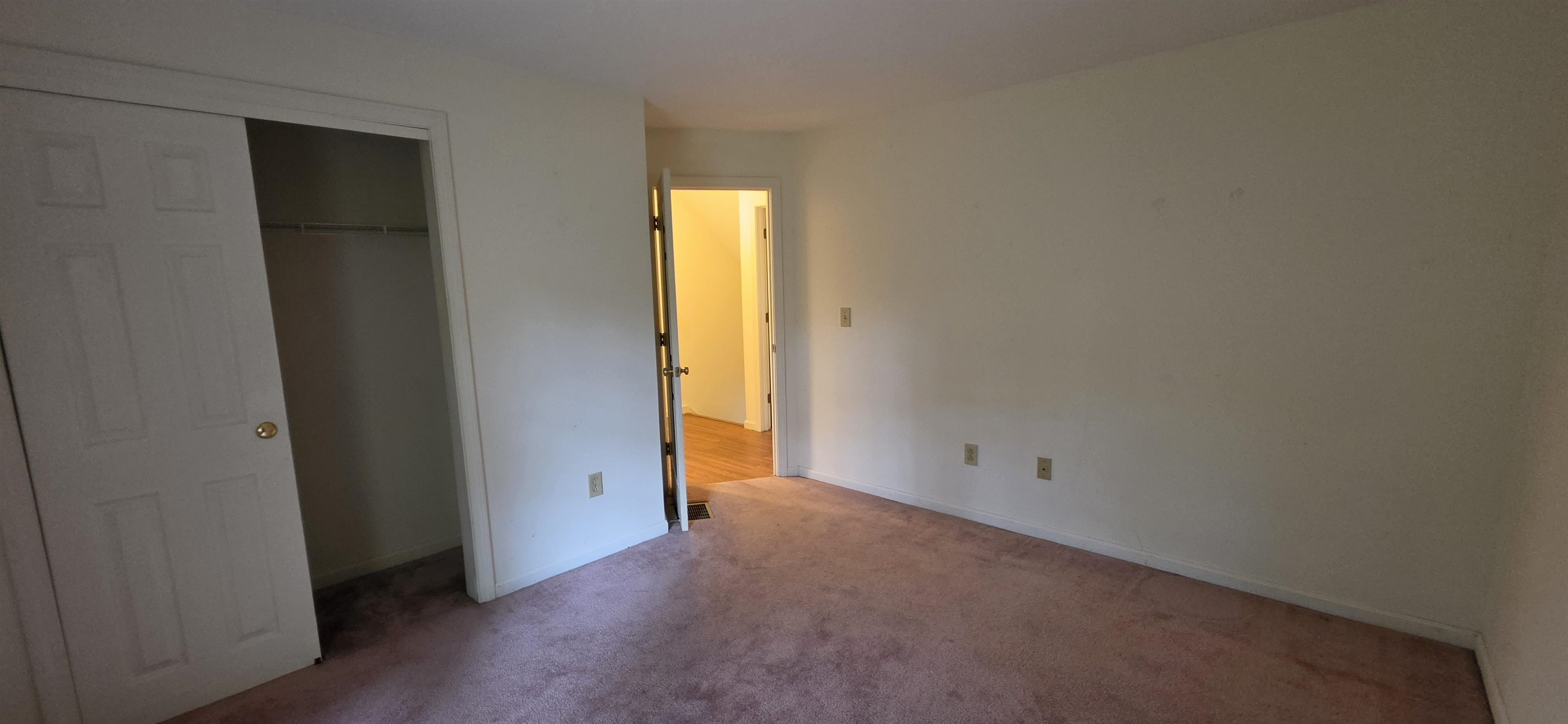 Photo 11 of 23