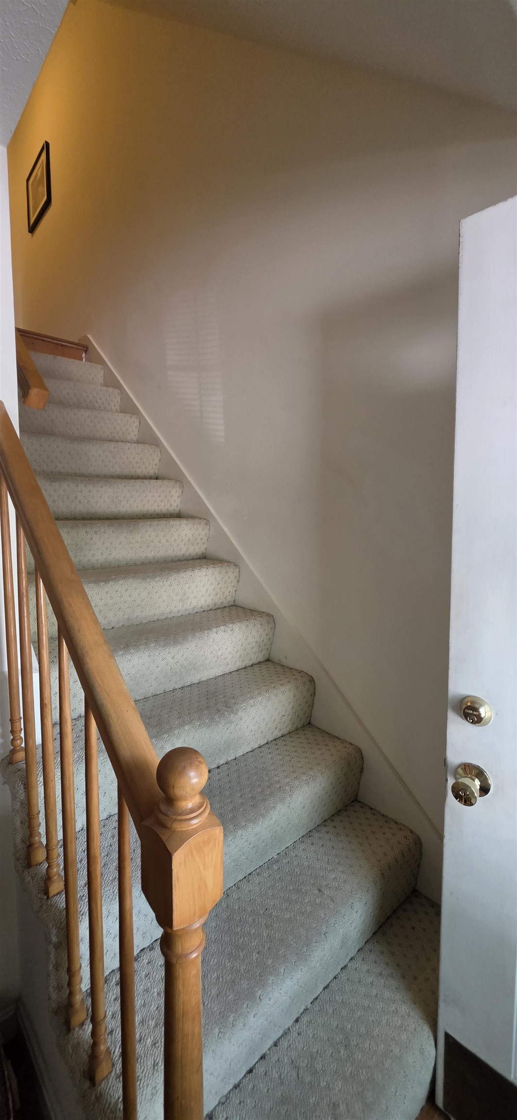 2 Wyndmere Dr, Londonderry, NH 03053
