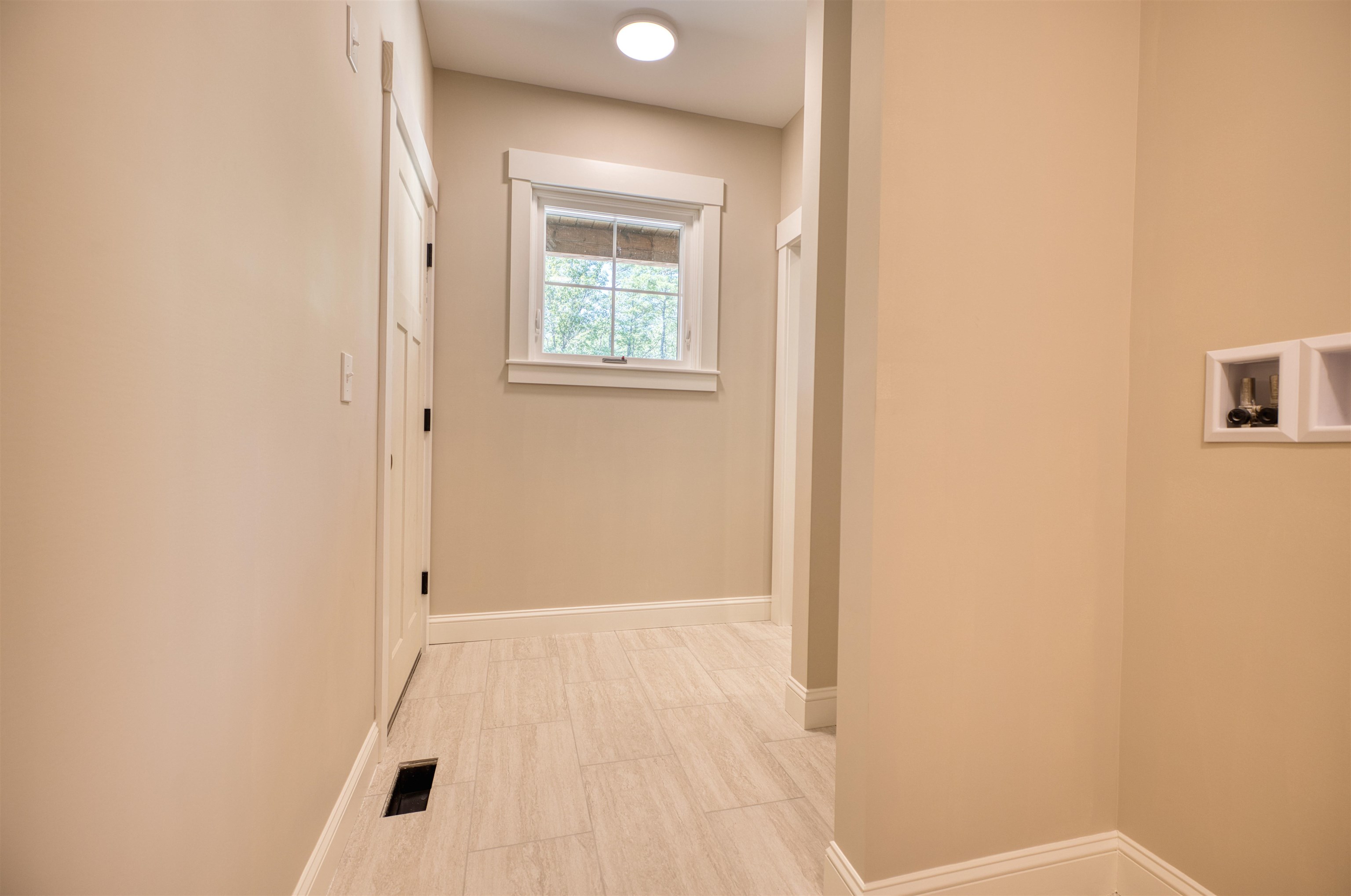 10 Winchester Ln, Tuftonboro, NH 03850