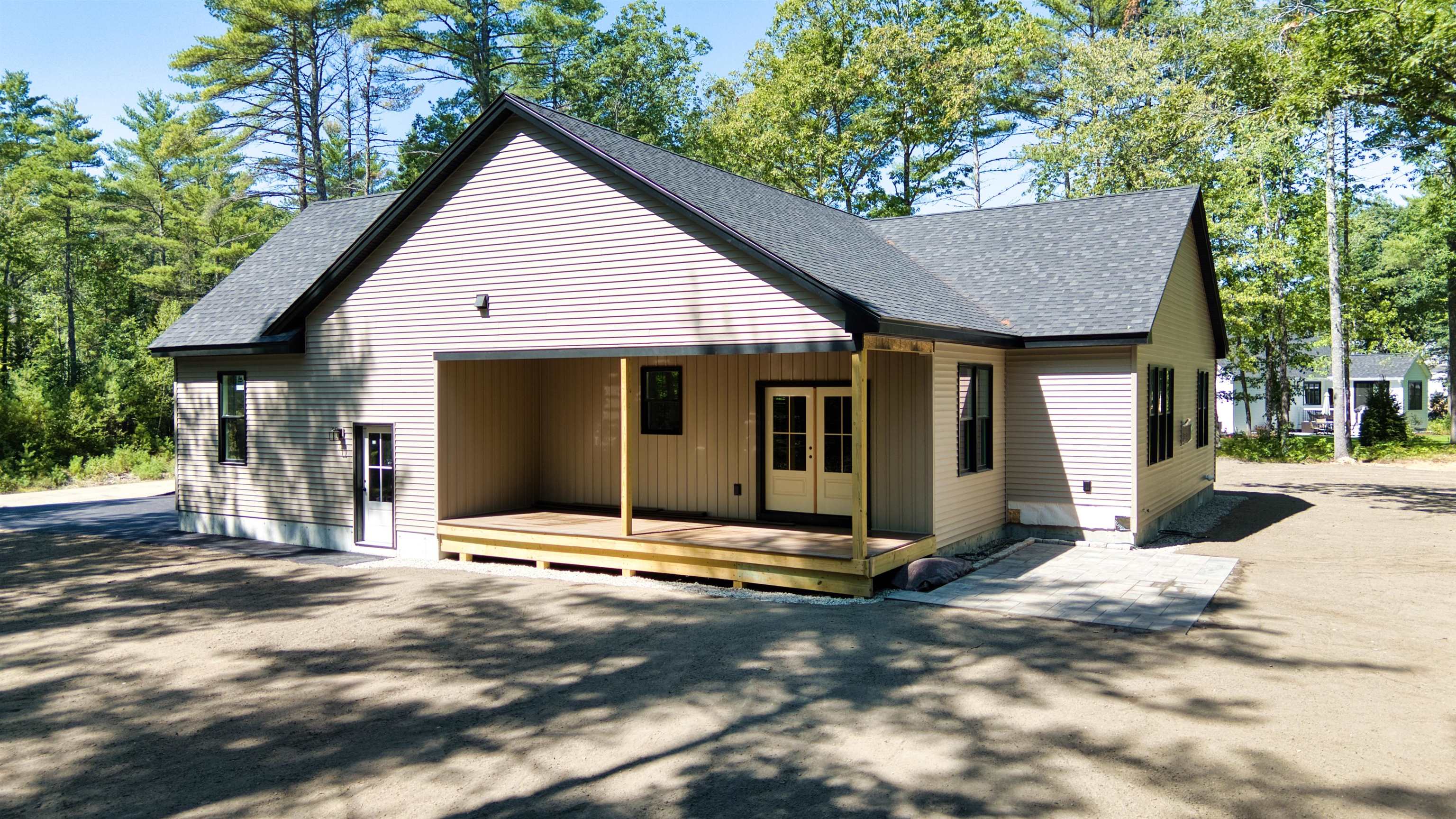10 Winchester Ln, Tuftonboro, NH 03850
