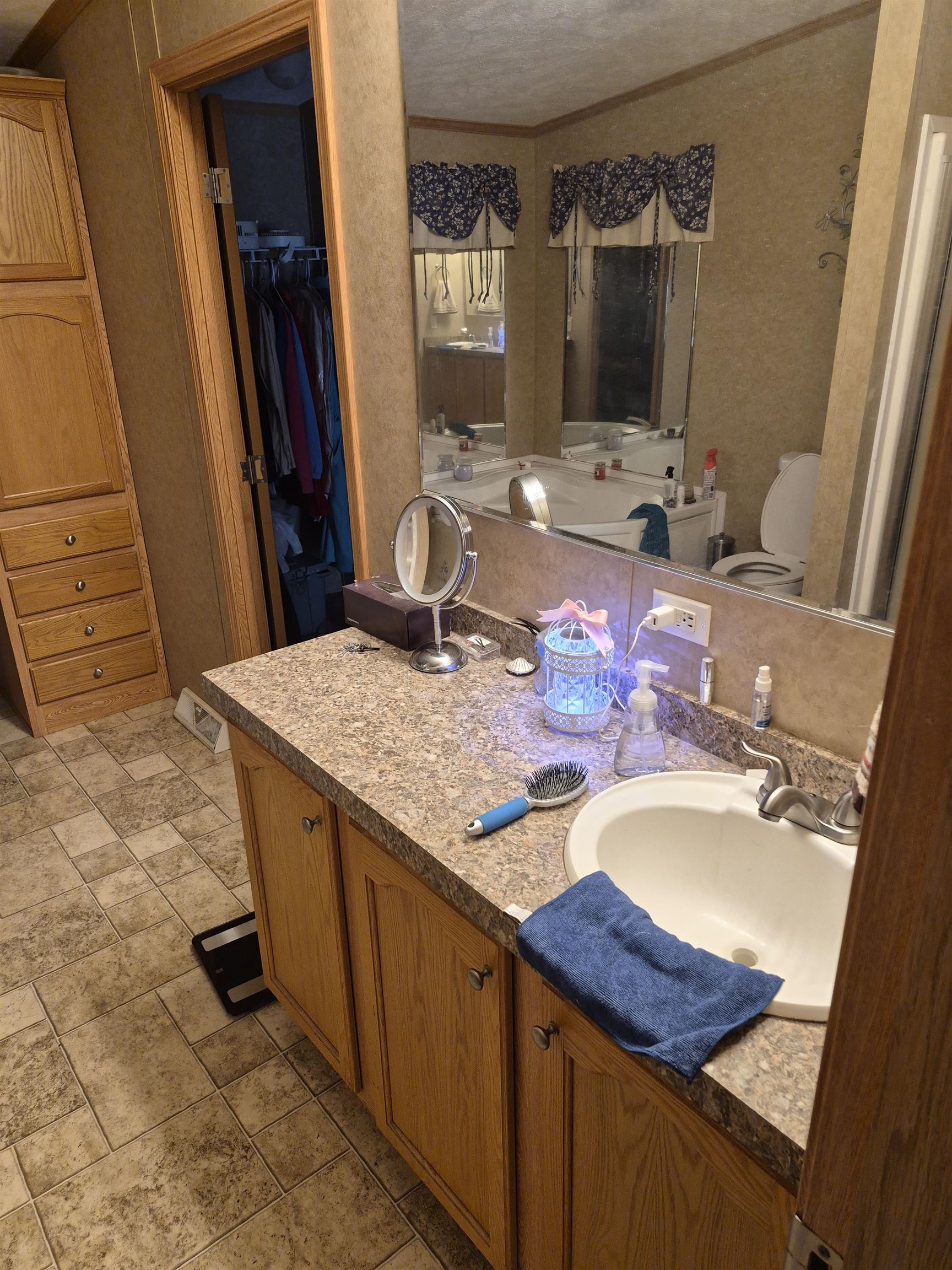Master Bath 25797440