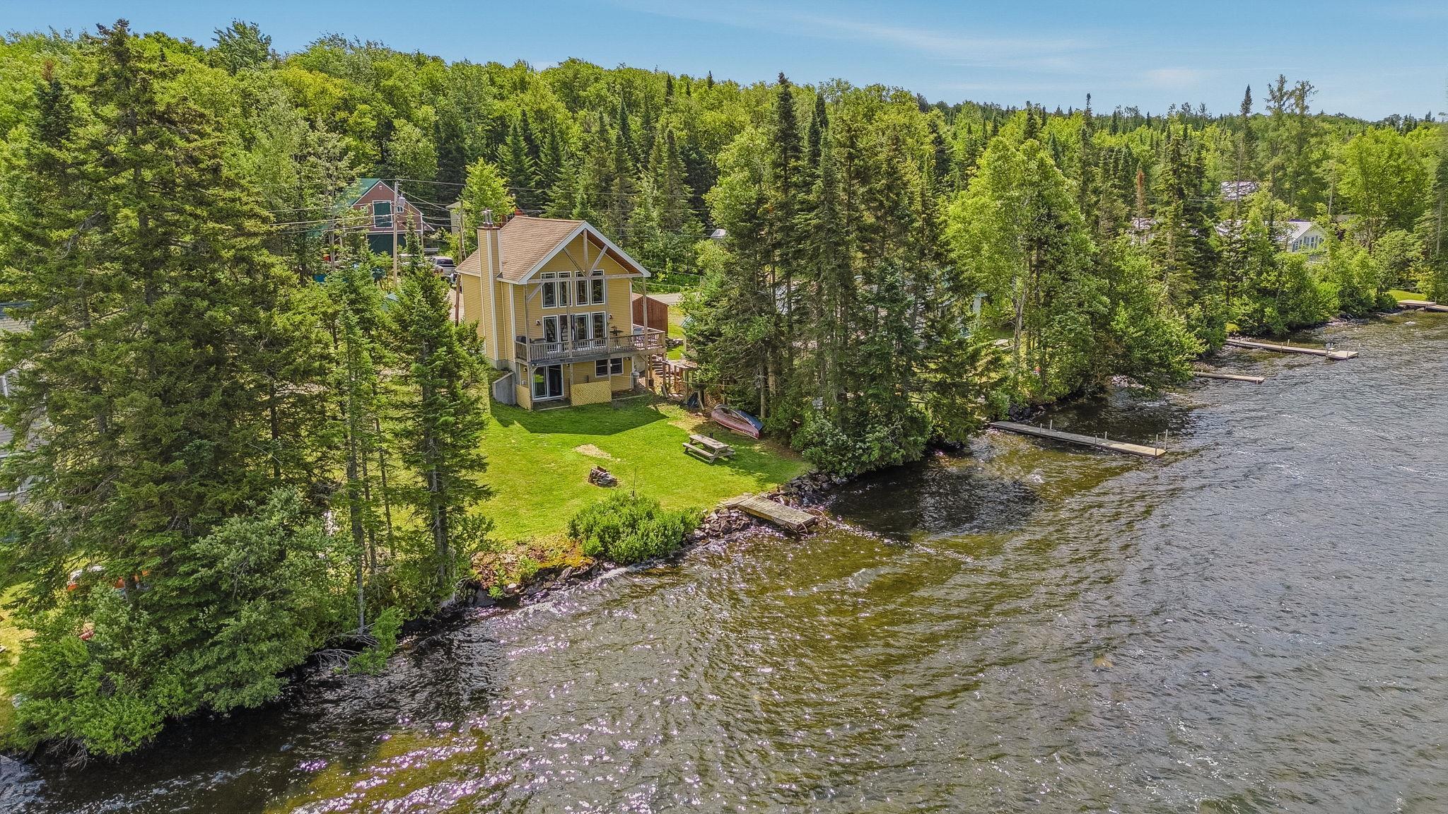 217 Beach Rd, Pittsburg, NH 03592