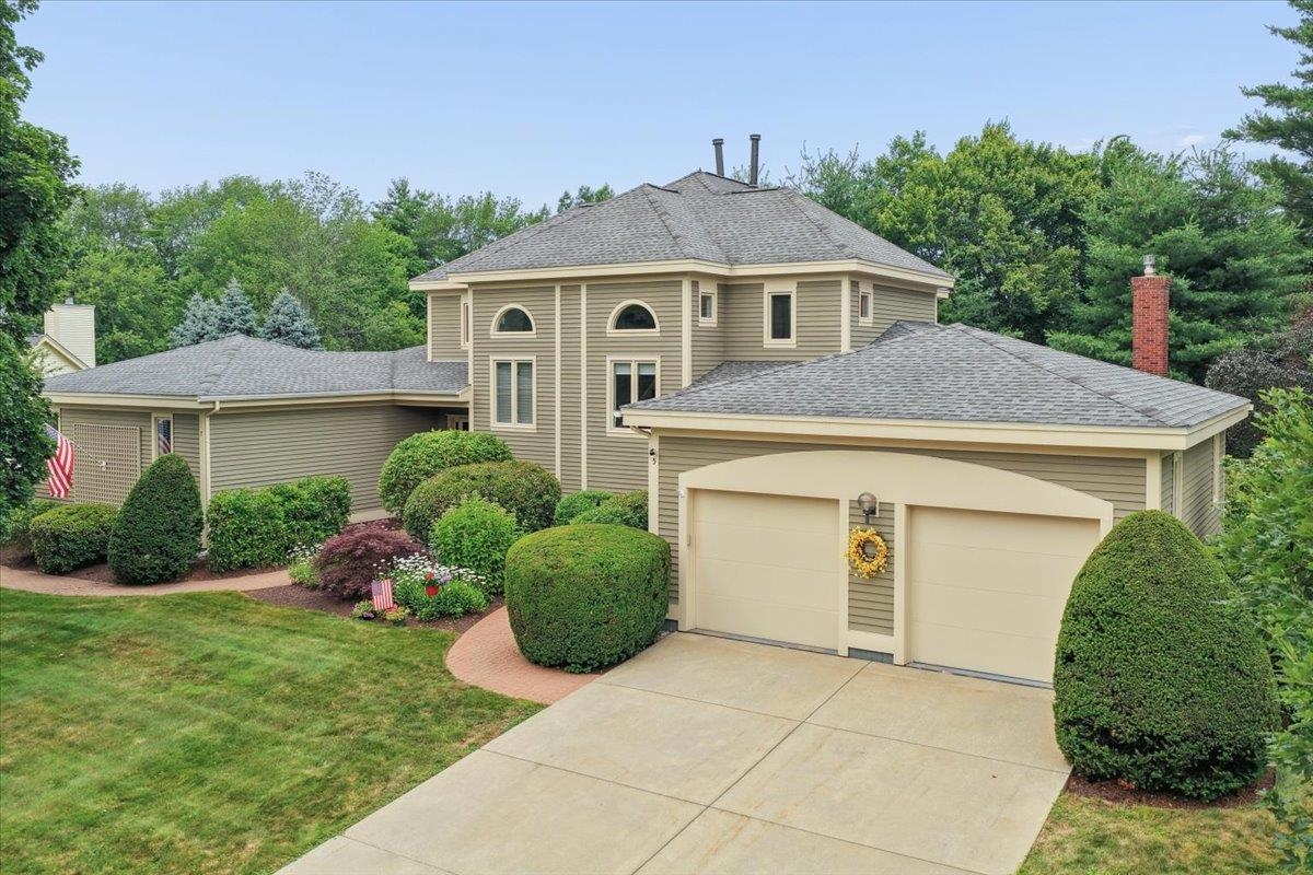 5 Pebble Beach Dr, Bedford, NH 03110