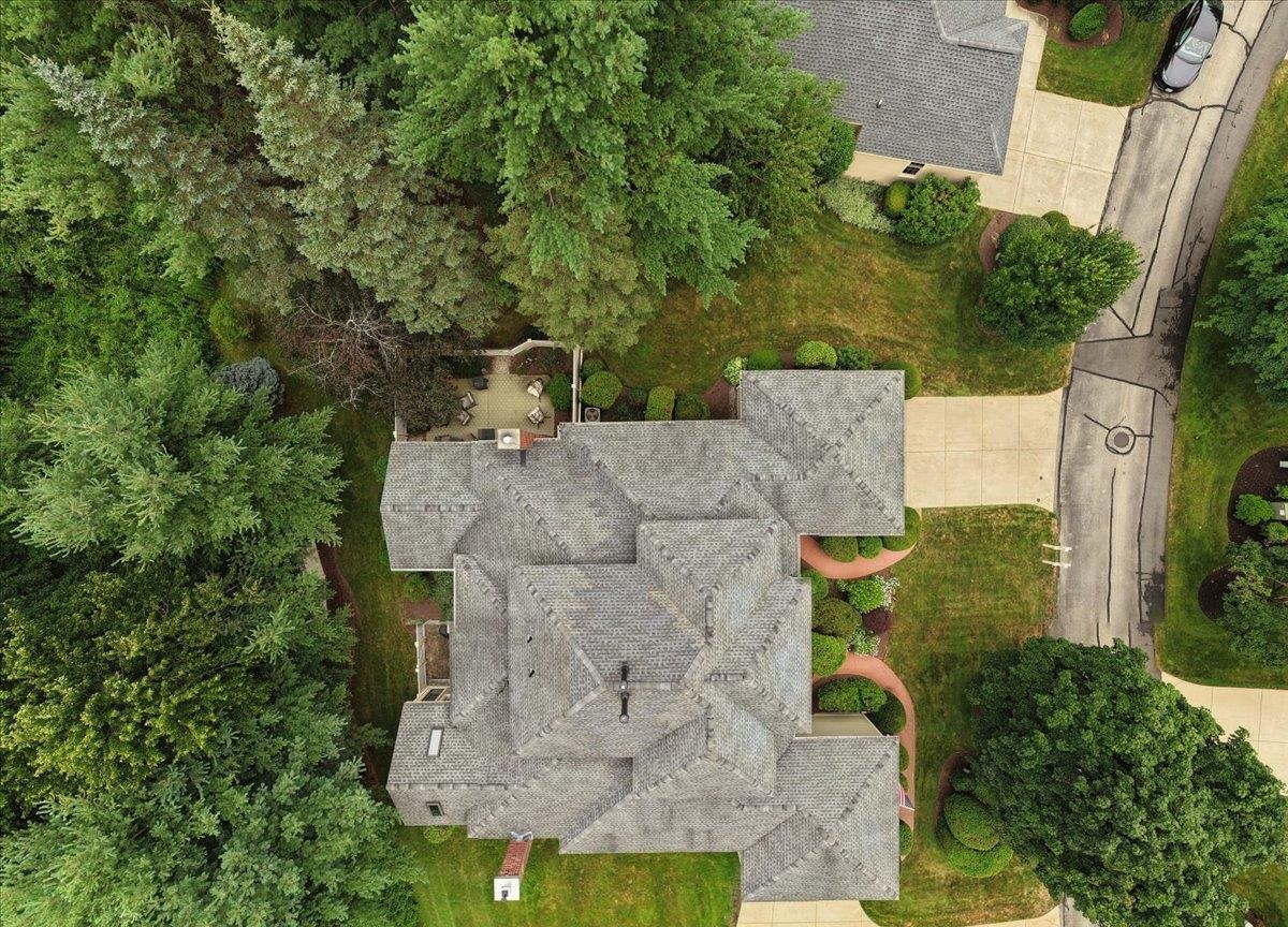 5 Pebble Beach Dr, Bedford, NH 03110
