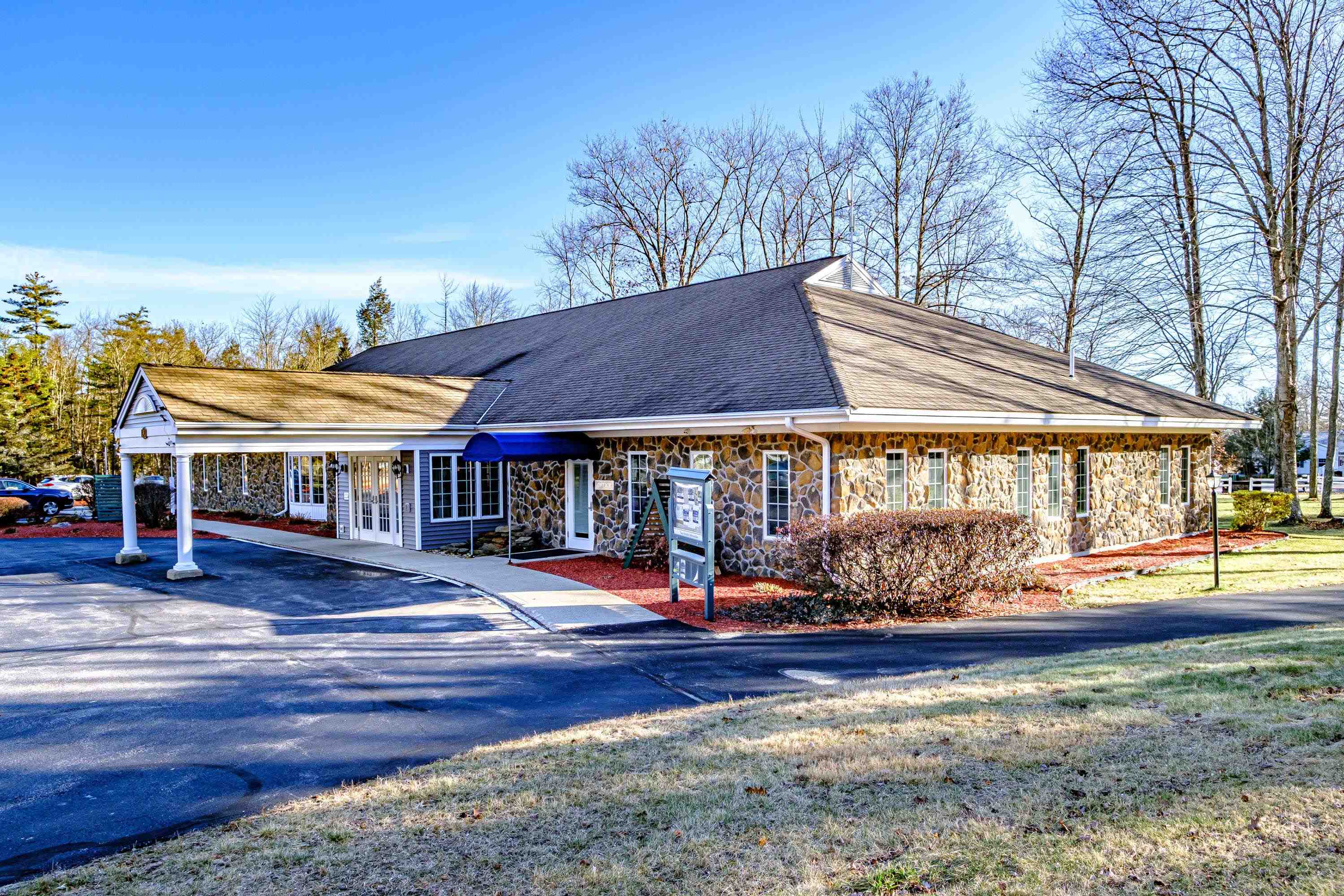 60 Diamondback Dr, Rochester, NH 03868