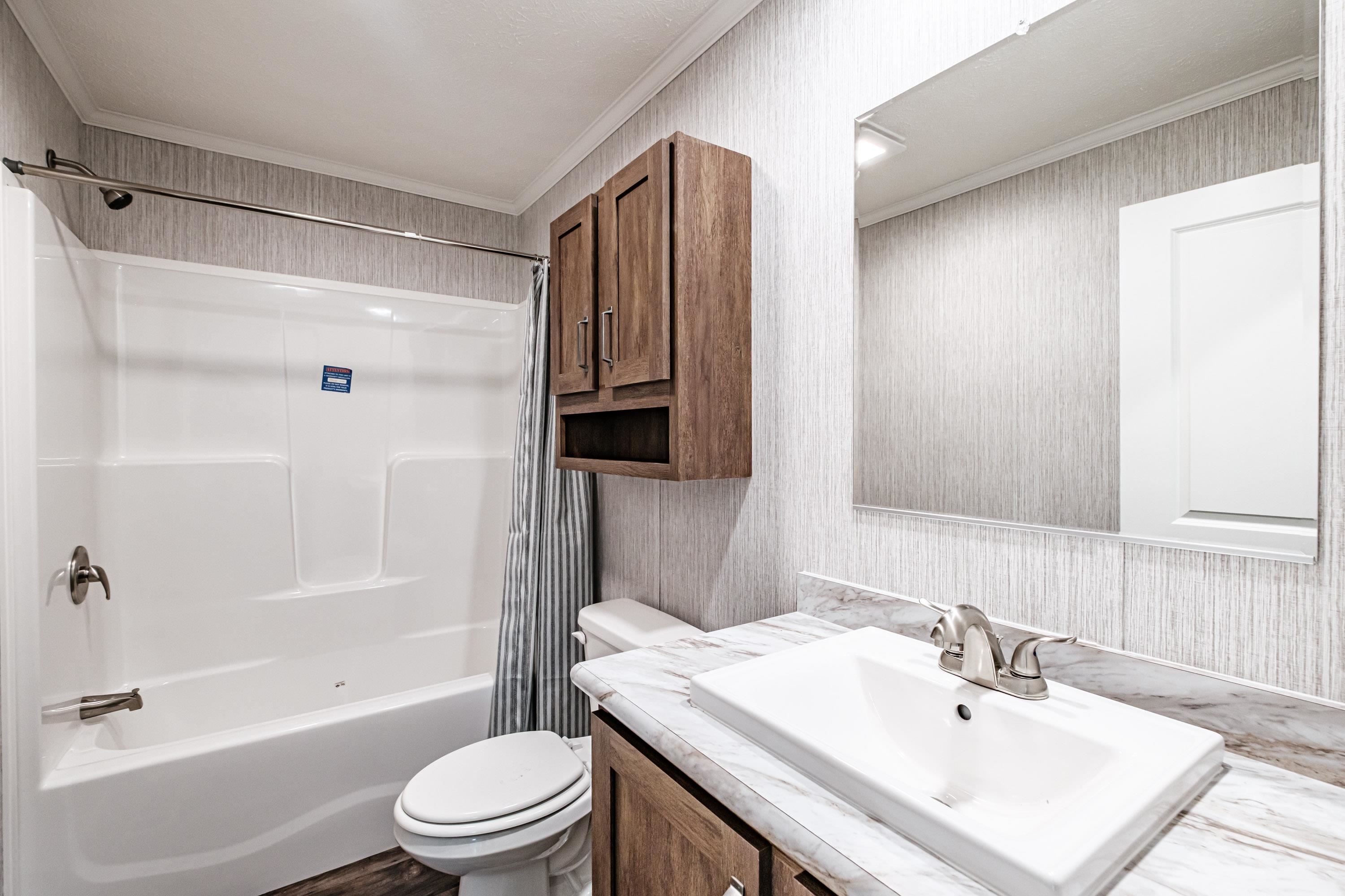 60 Diamondback Dr, Rochester, NH 03868