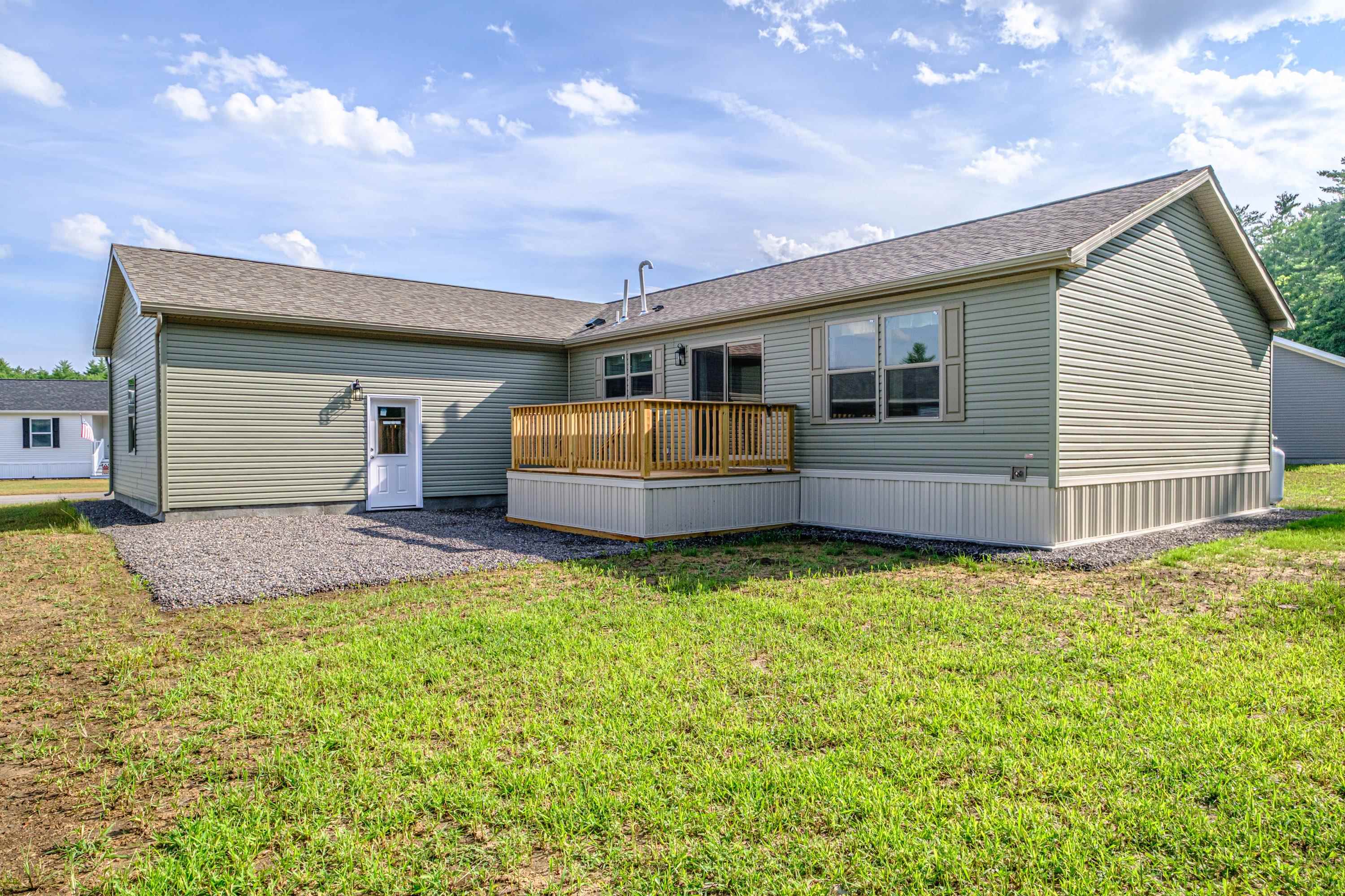 67 Diamondback Dr, Rochester, NH 03868