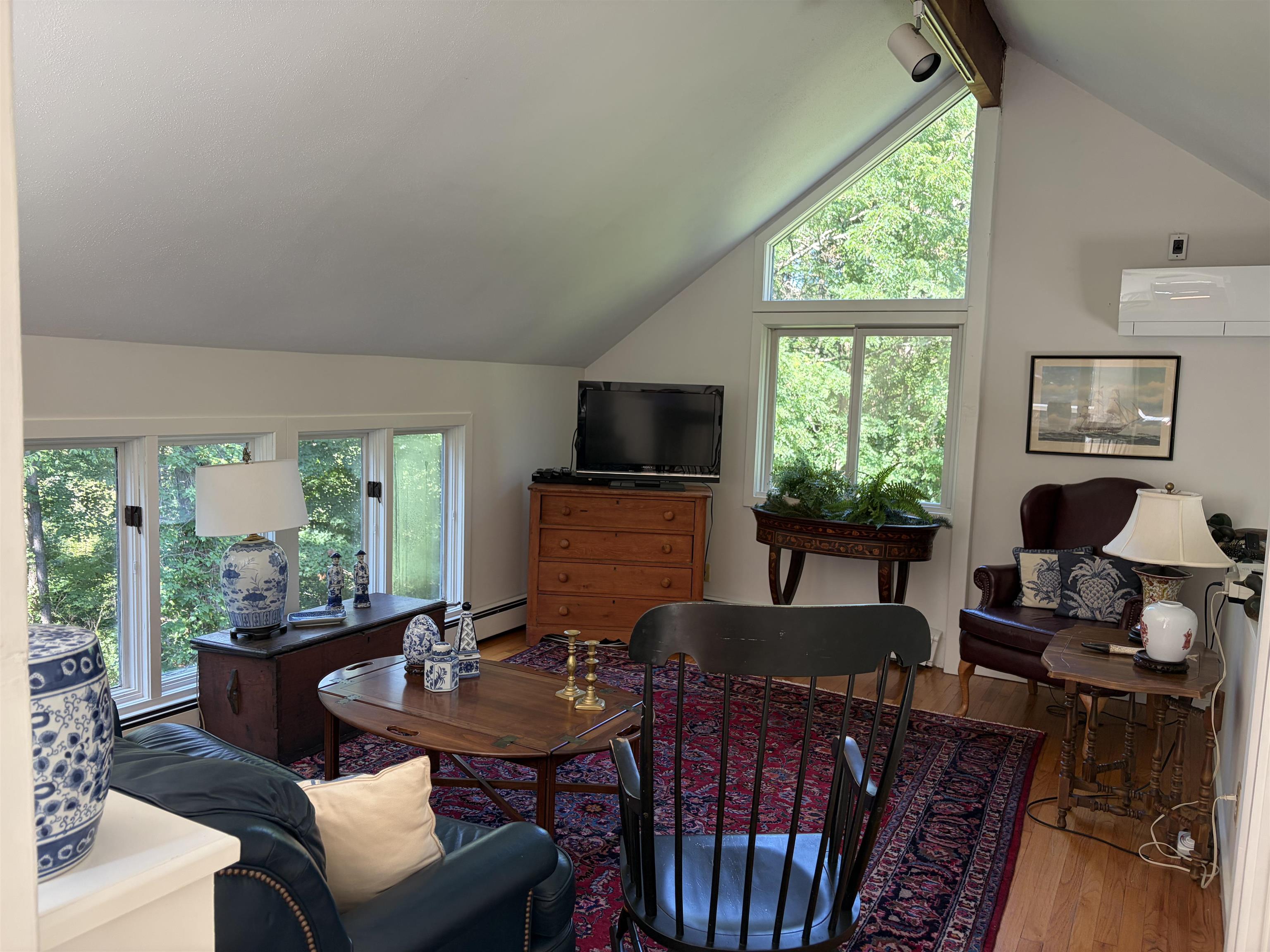 217 Kensington Rd, Hampton Falls, NH 03844